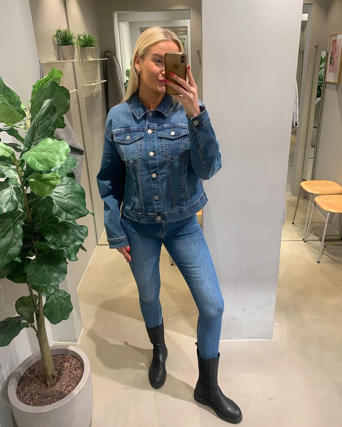 Classic Denim Jacket And Skintight Jean Combo
