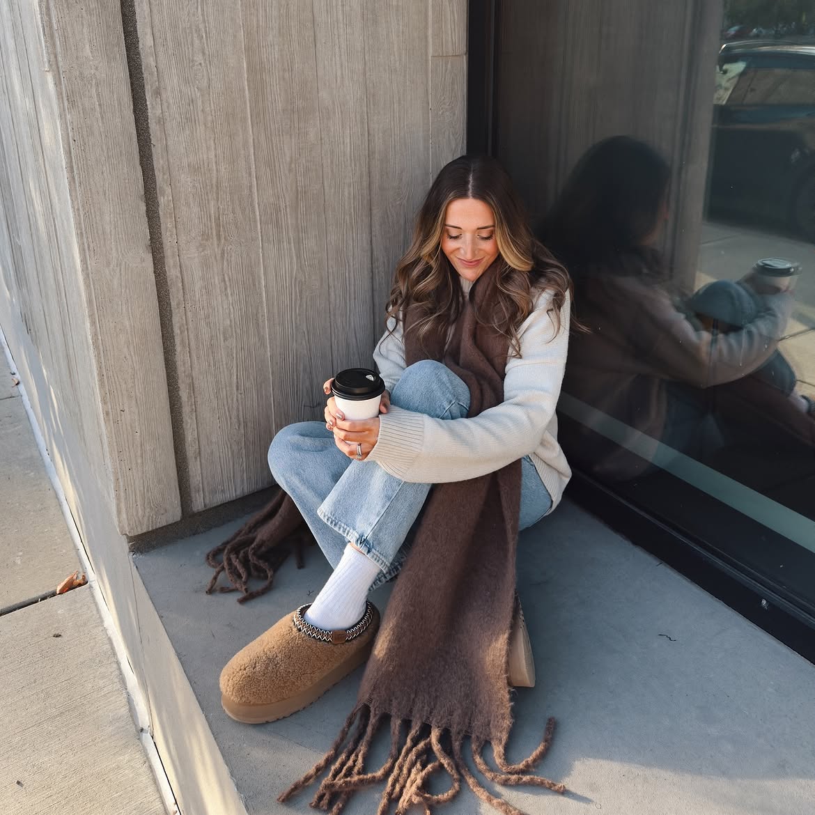 Cozy Cream Sweater And Relaxed Denim Fall Look