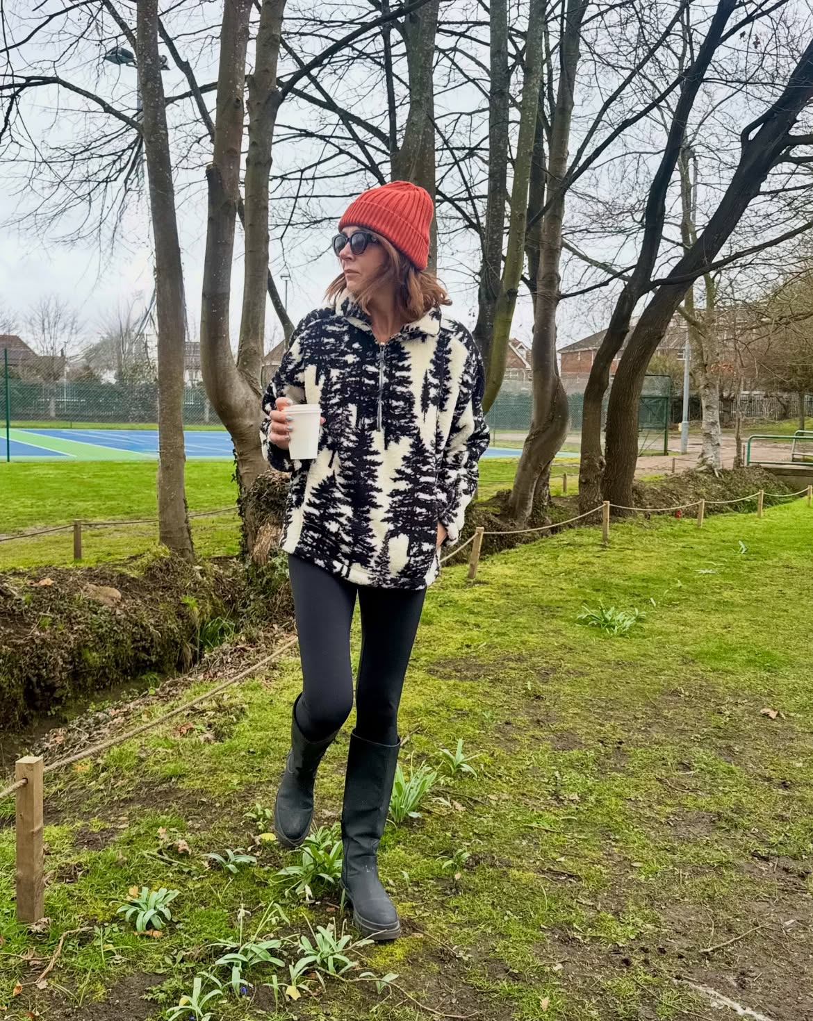 Cozy Fleece Pullover And Black Leggings