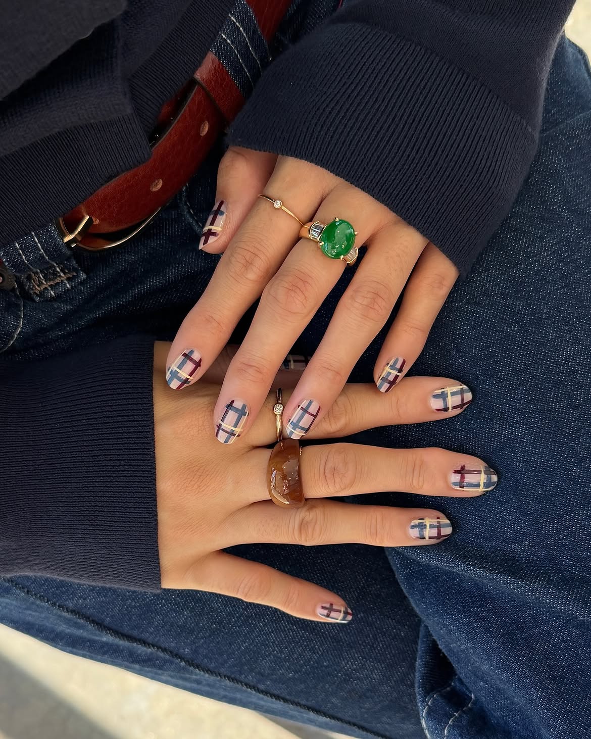Cozy Plaid French Tip Short Nails