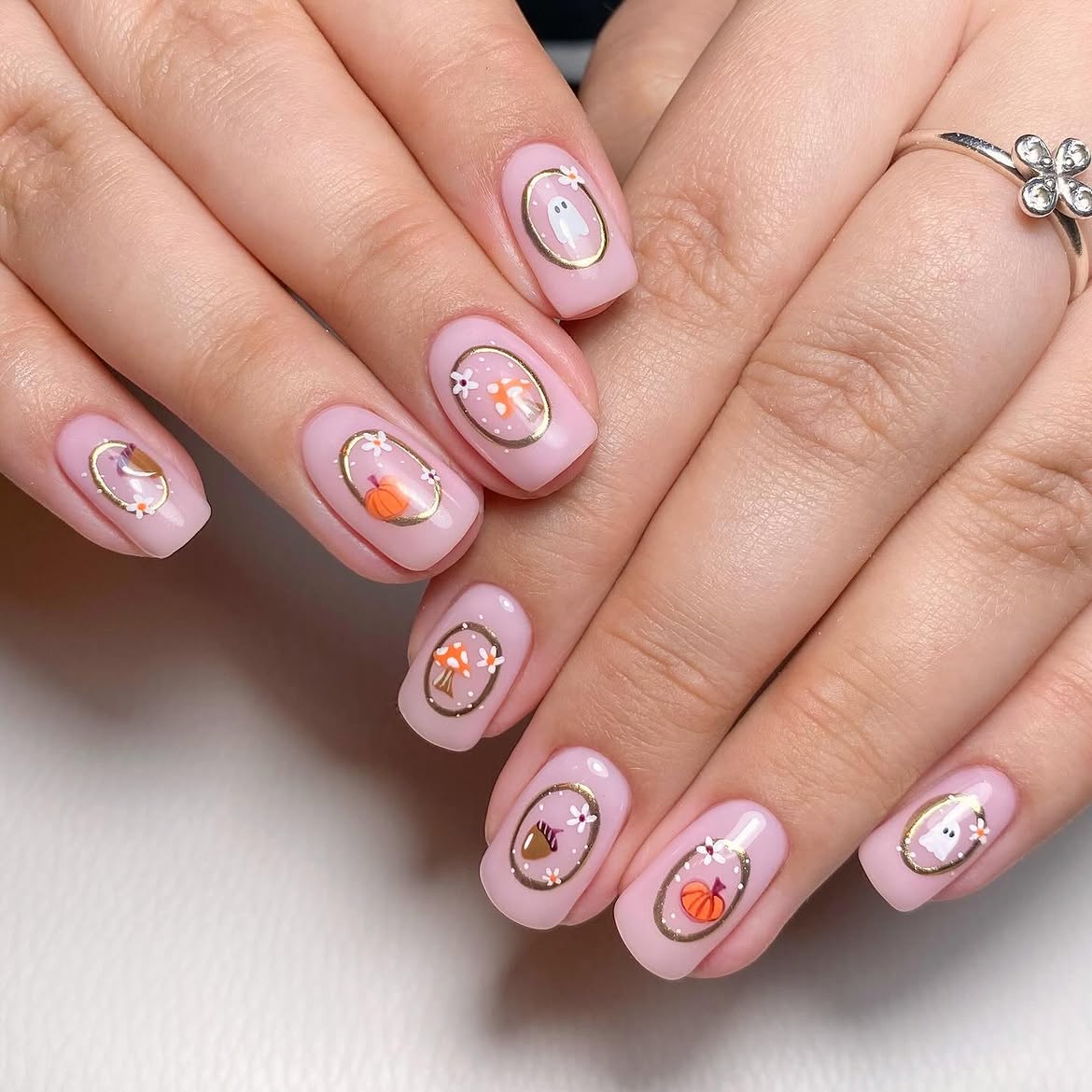 Cute Fall Oval Frame Nail Art