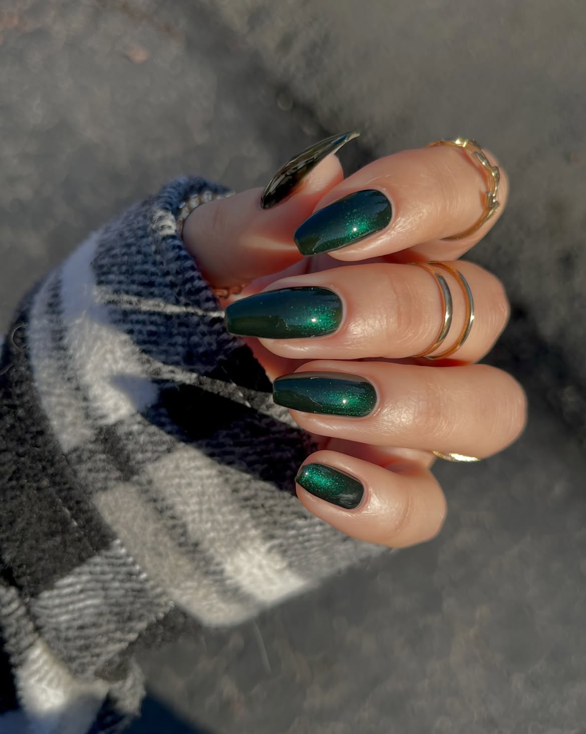 Deep Emerald Chrome Coffin Nails