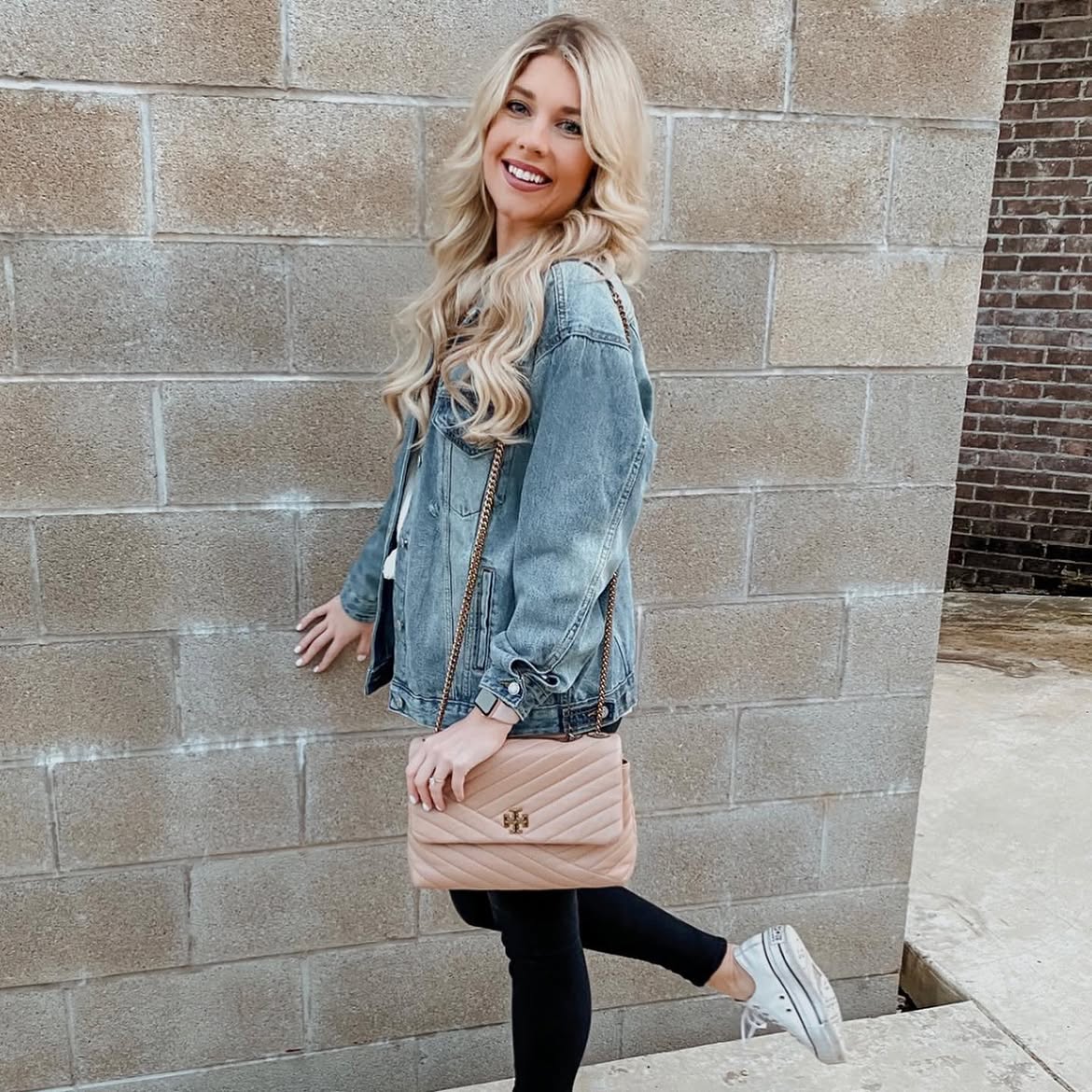 Denim Jacket Paired With Black Leggings and Sneakers for Casual Chic