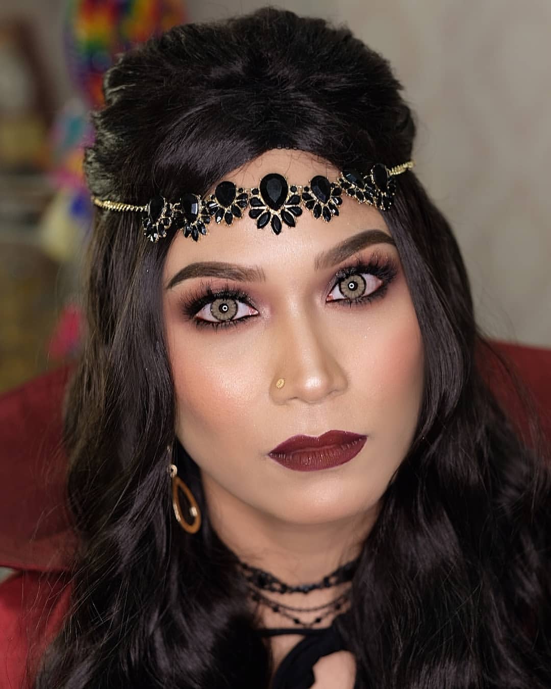 Dramatic Black Waves With A Volumized Crown