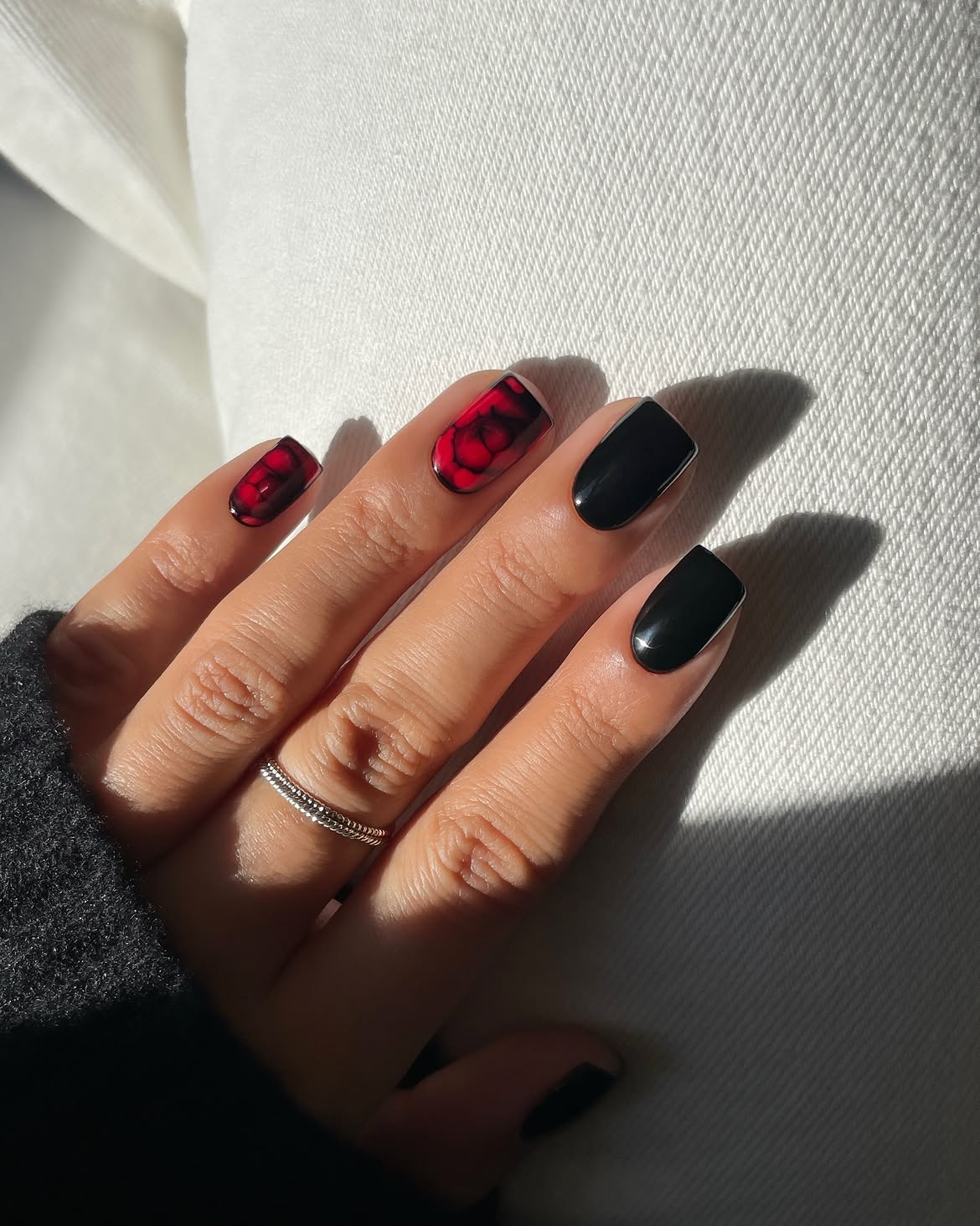 Dramatic Swirl Red and Glossy Black Nails