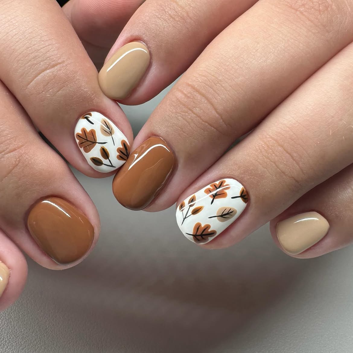 Earthy Leaf Print Short Oval Nails