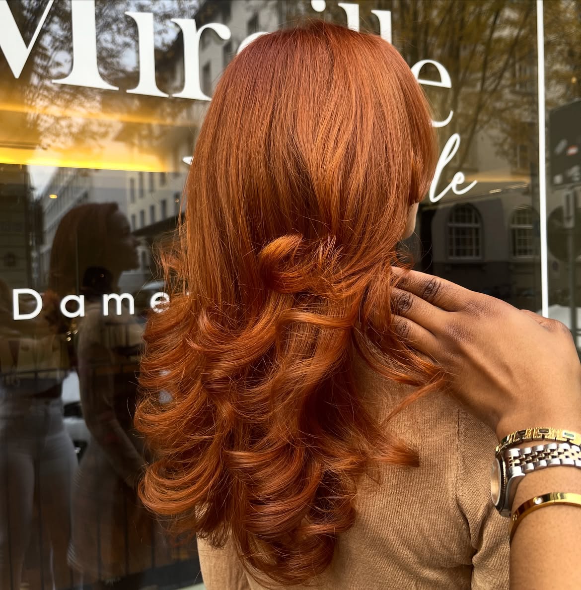 Glamorous Copper Waves With Face-Framing Layers