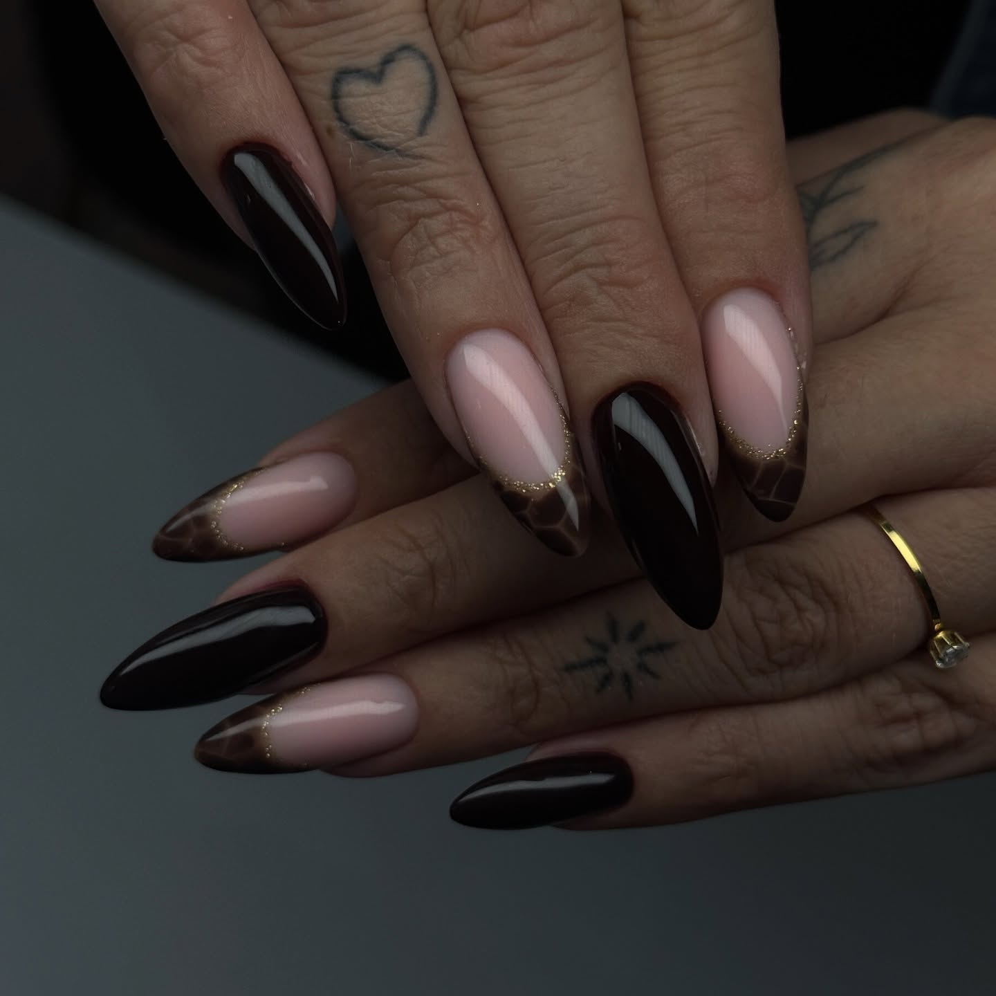 Glossy Dark Brown And Pink French Tips