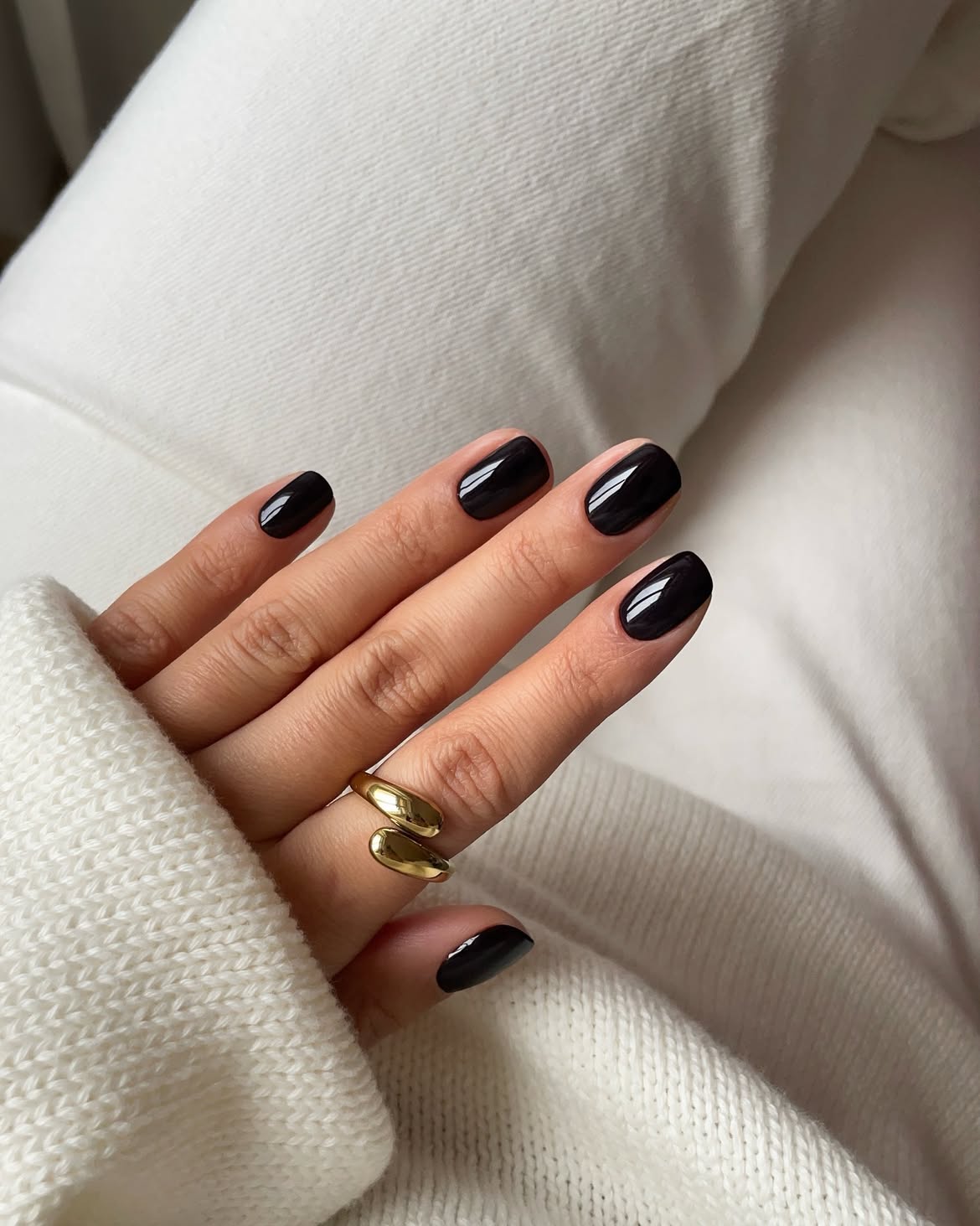 Glossy Deep Black Oval Nails