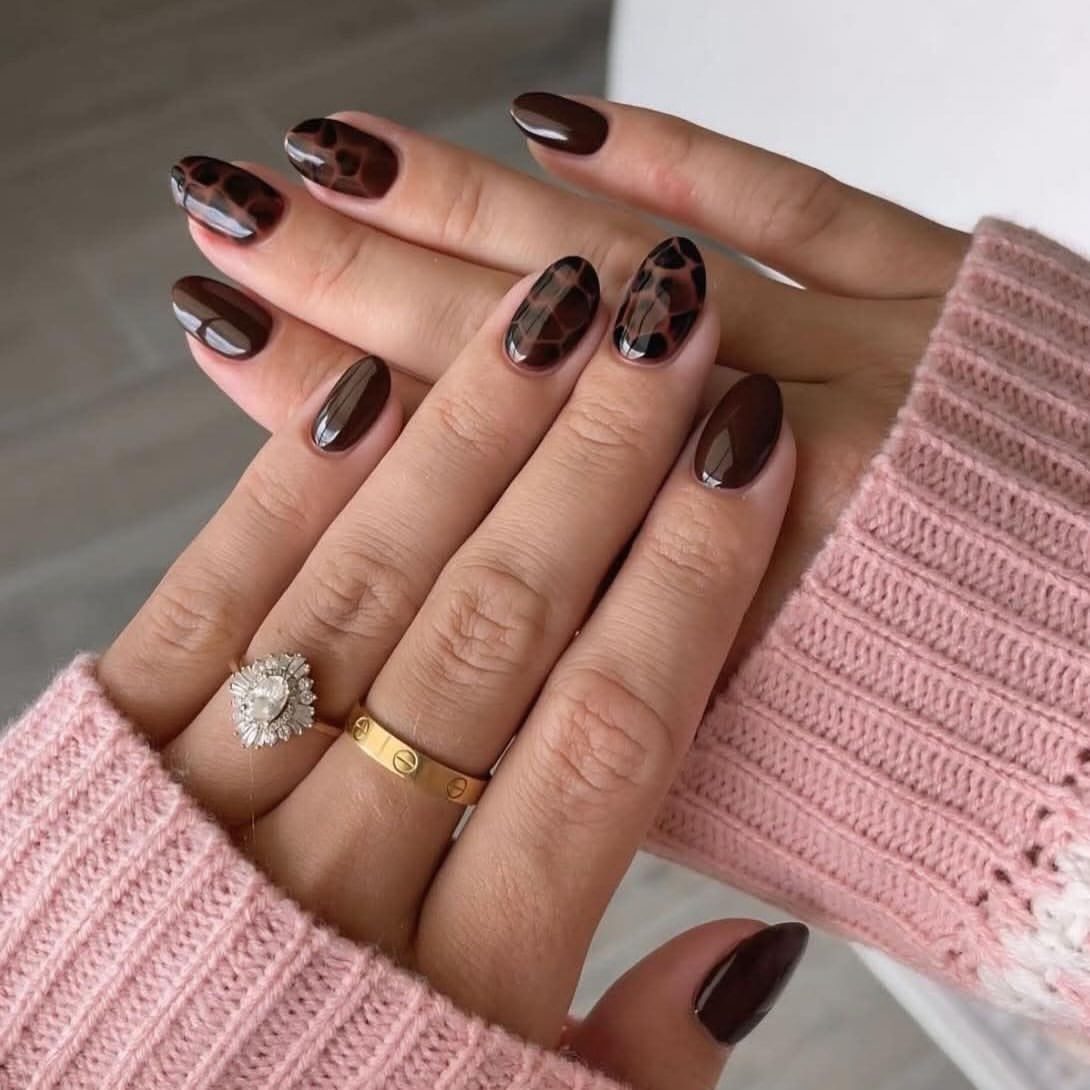 Glossy Tortoiseshell Almond Nails