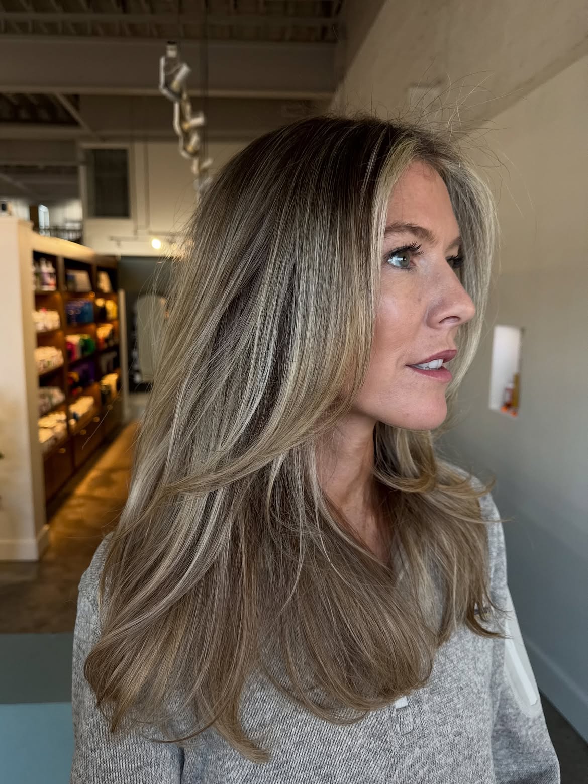 Layered Blonde Hair With Face-Framing Highlights