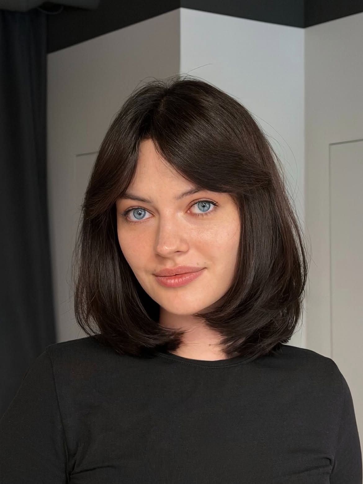 Layered Collarbone Bob With Face-Framing Bangs