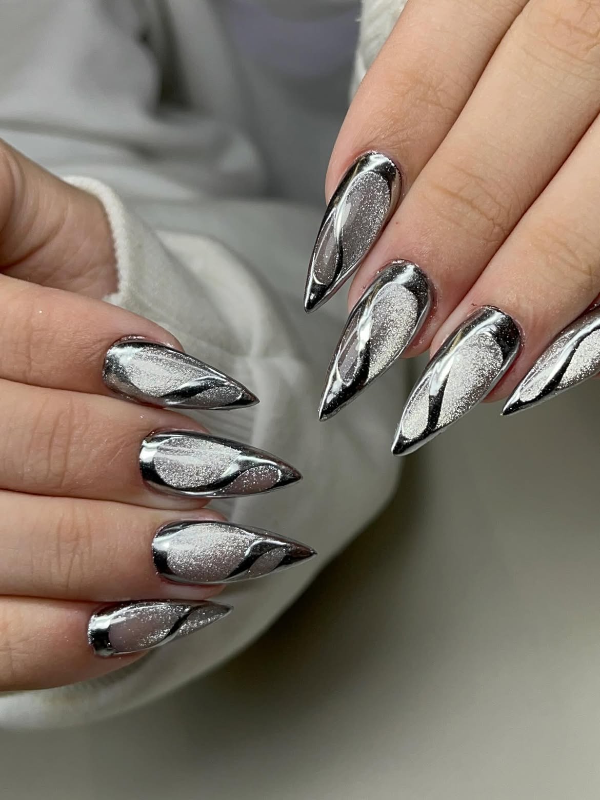 Mirror Chrome Cat Eye Stiletto Nails