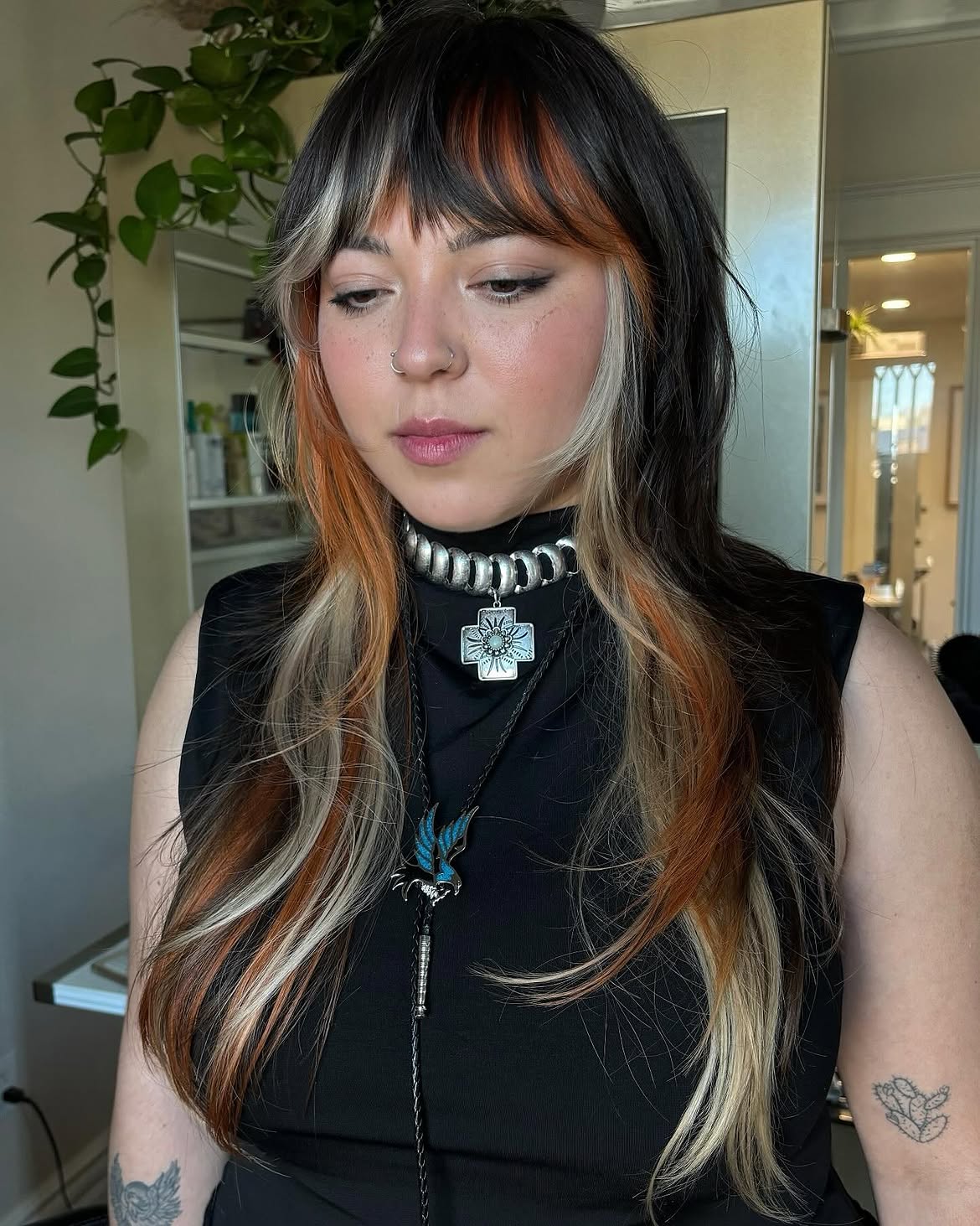 Mixed Tone Streaks With Face Framing Layers