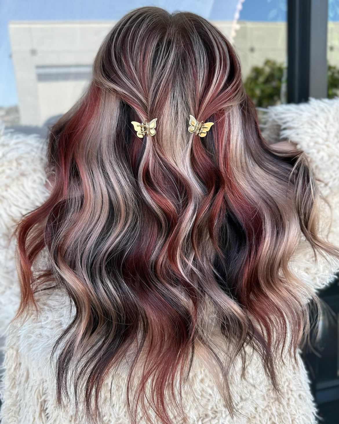 Multi-Dimensional Red and Blonde Waves
