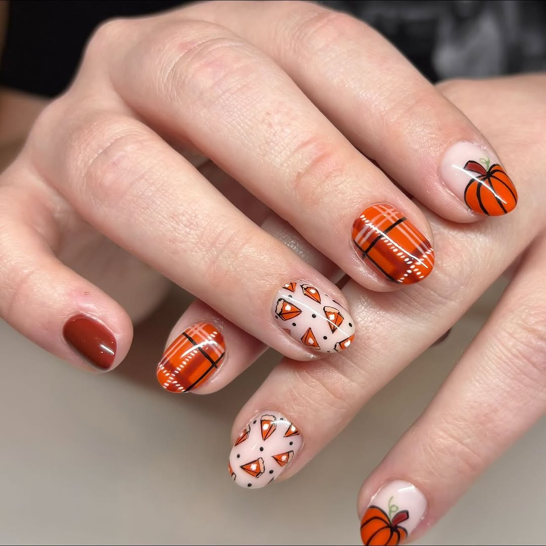 Pumpkin Pie Plaid Thanksgiving Oval Nails