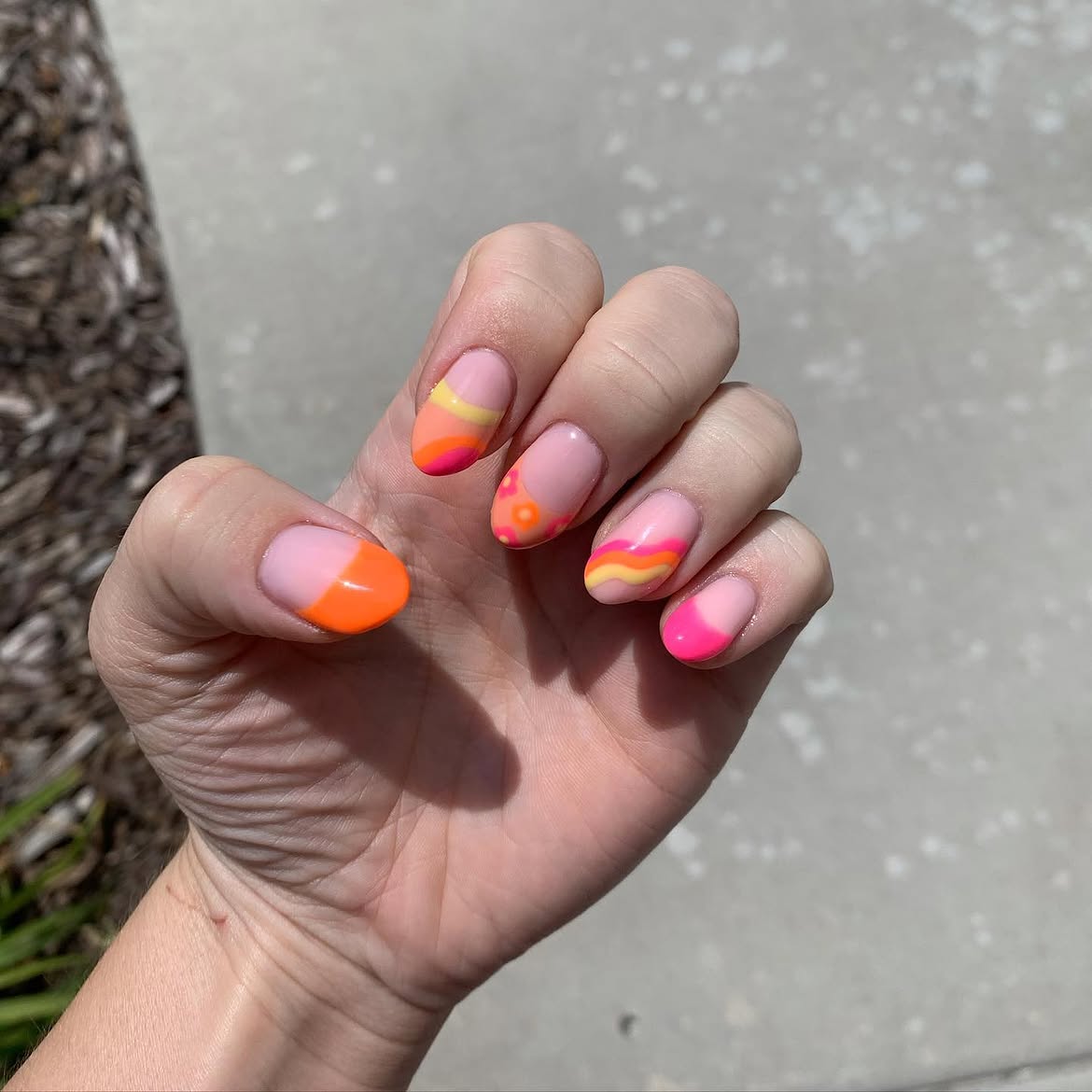 Retro Sunset Swirl Accent Nails