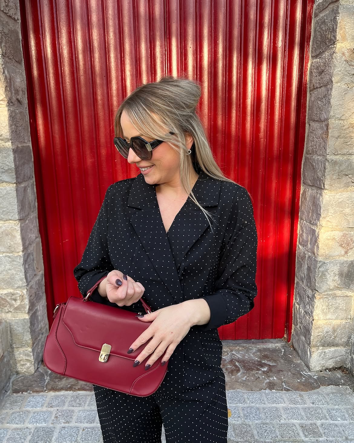 Sparkling Black Blazer And Trouser Set With Burgundy Bag