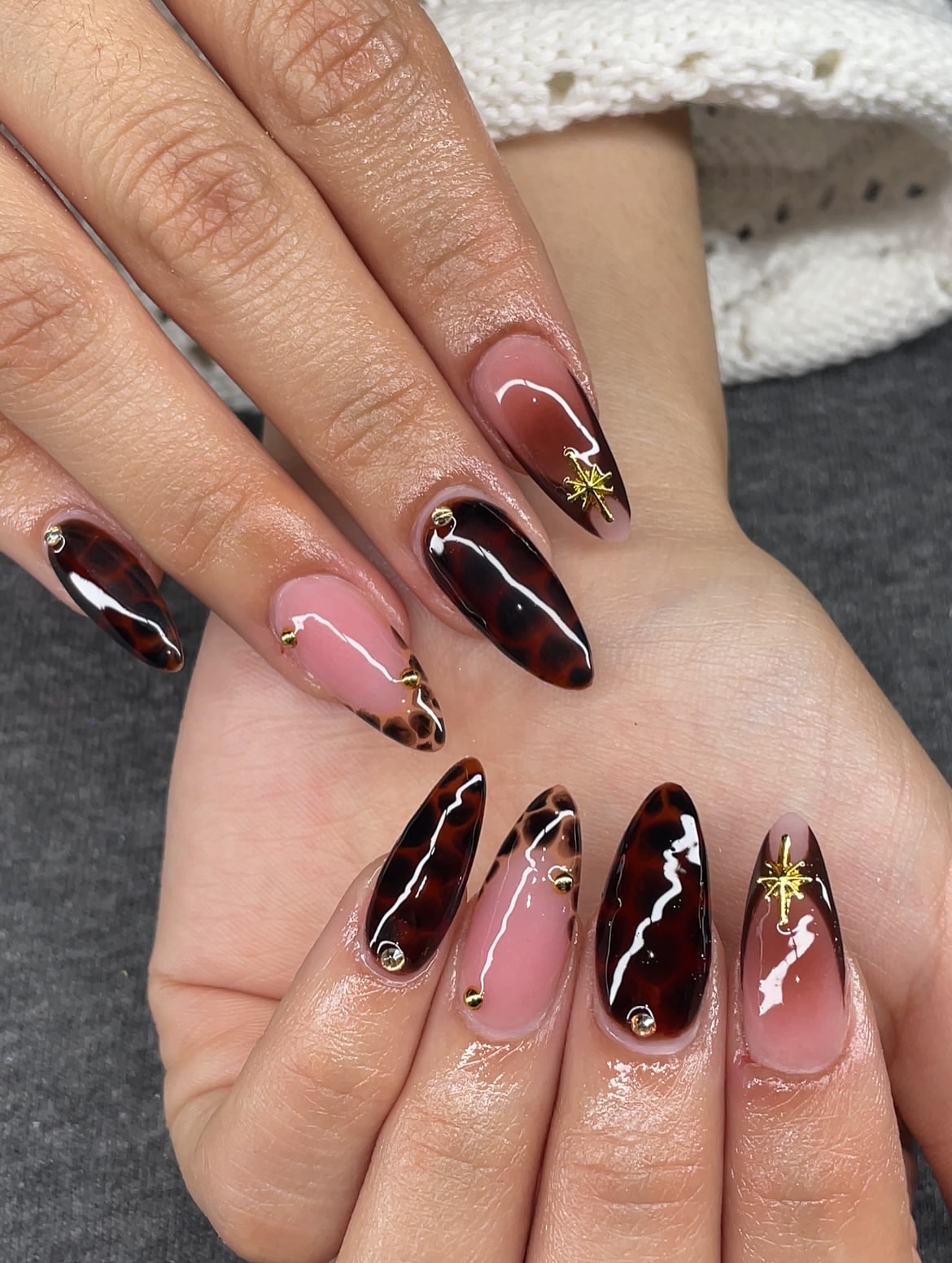 Tortoiseshell Pink Gradient Almond Nails