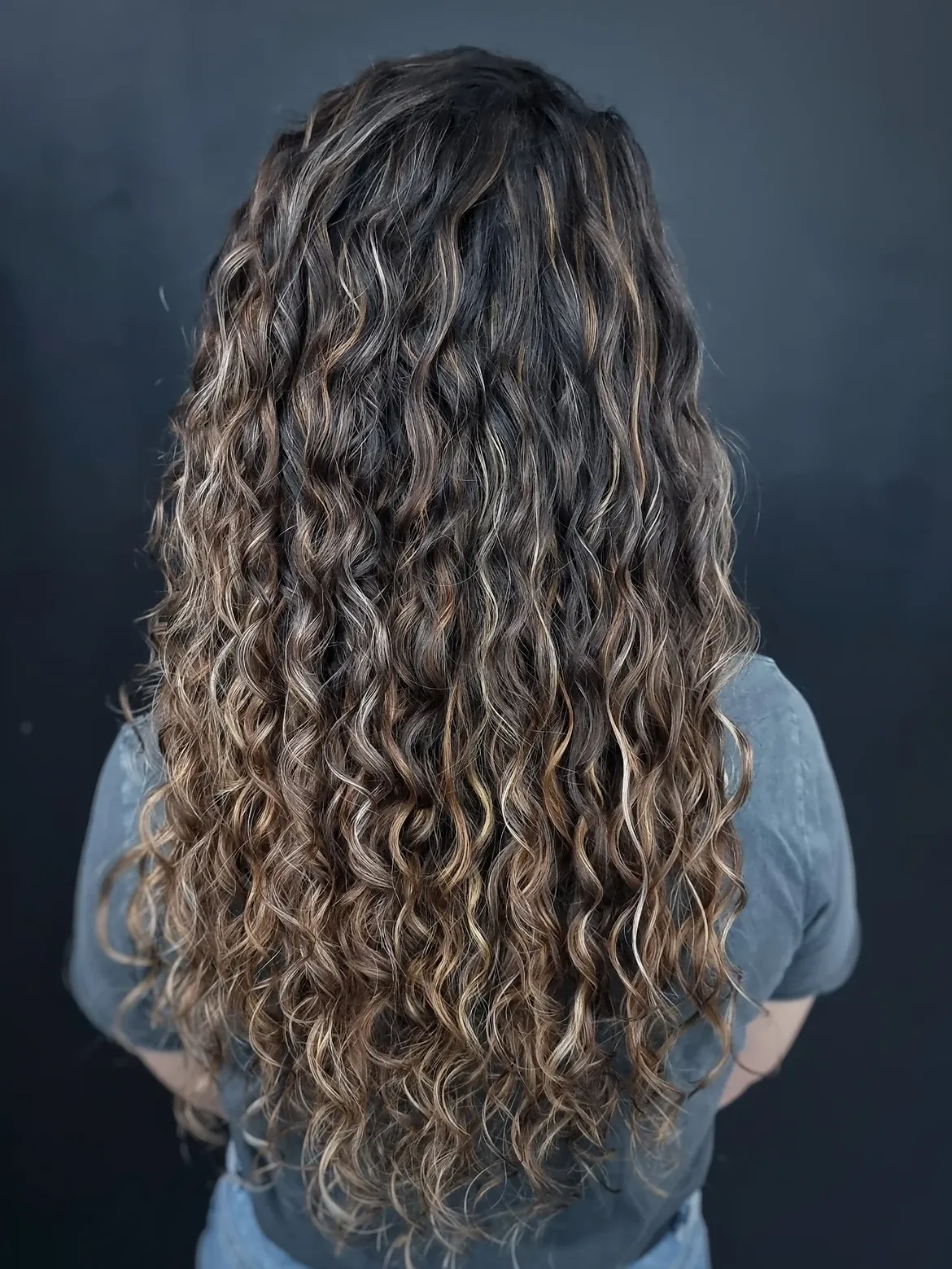 Tousled Honey-Kissed Curls With Dimension
