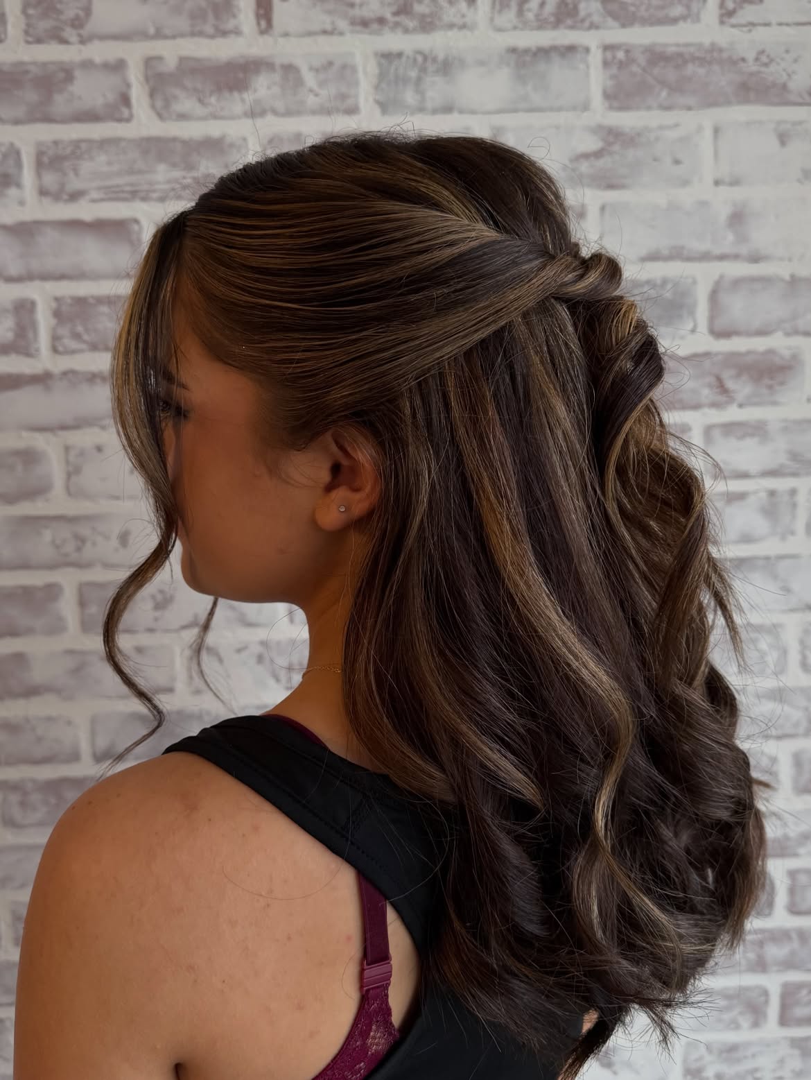 Twisted Half-Up Waves With Caramel Highlights