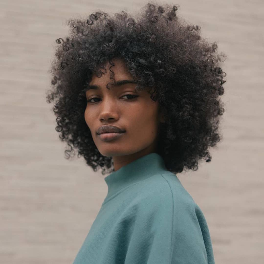 Voluminous 4c Coils With Defined Ringlets