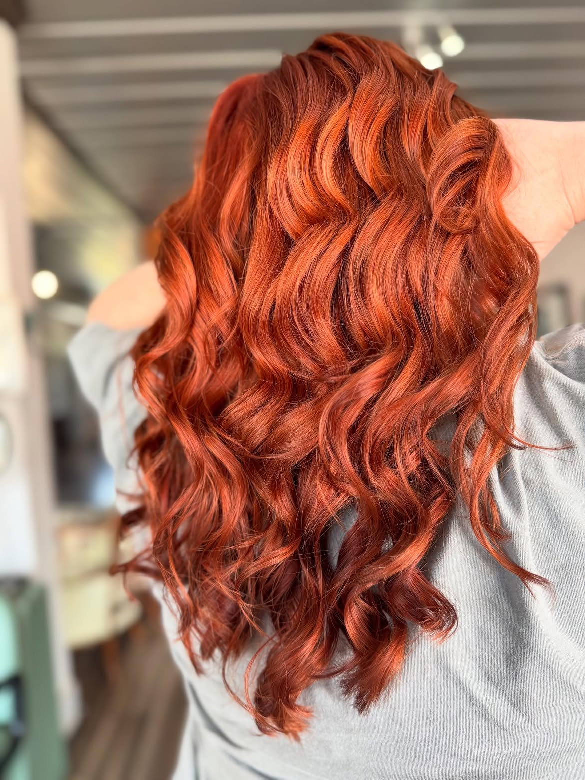 Voluminous Copper Waves With Blended Highlights