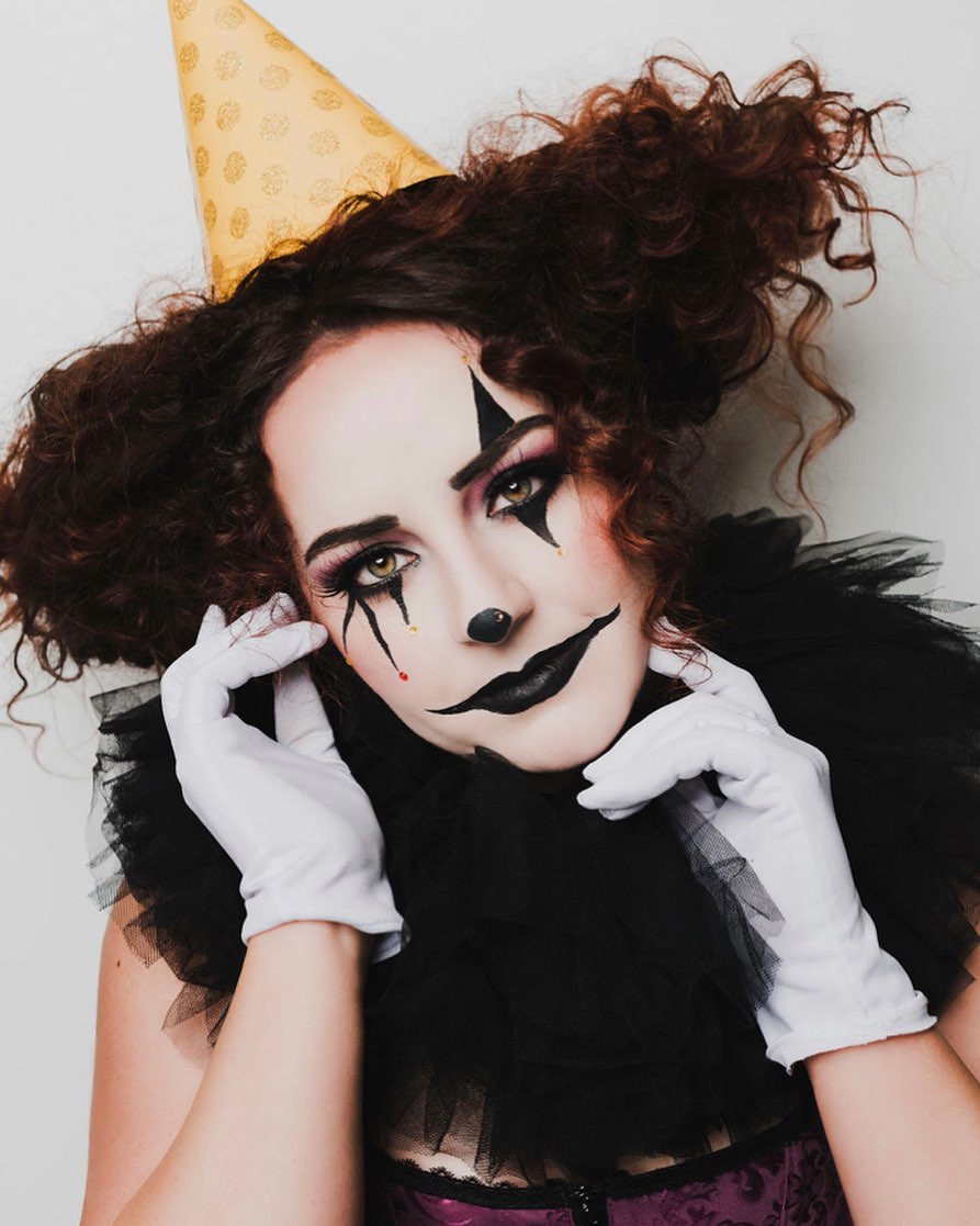 Voluminous Curly Clown Hair with Dramatic Volume