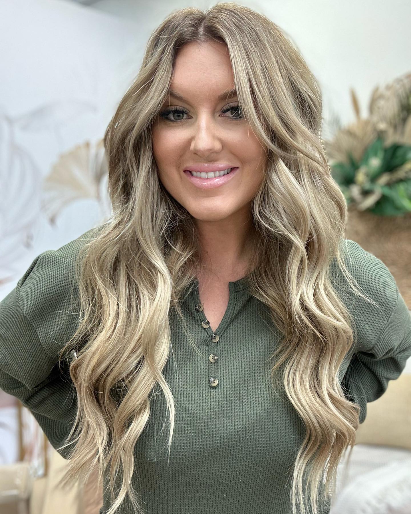 Warm Honey Blonde Waves With Face-Framing Layers
