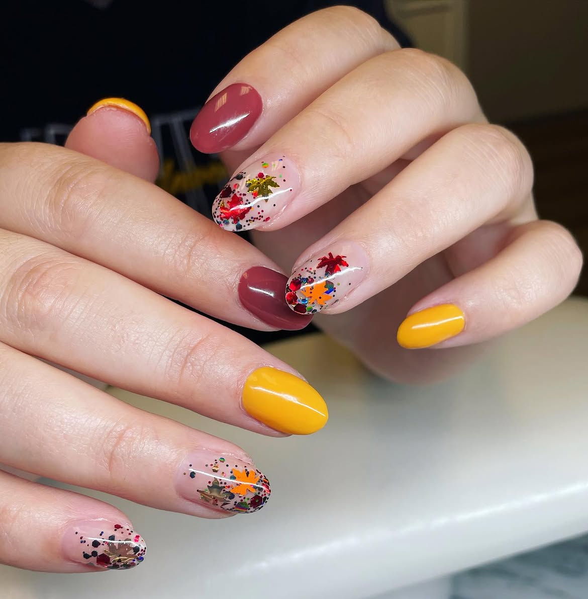 Autumn Leaf Glitter Accent Oval Nails