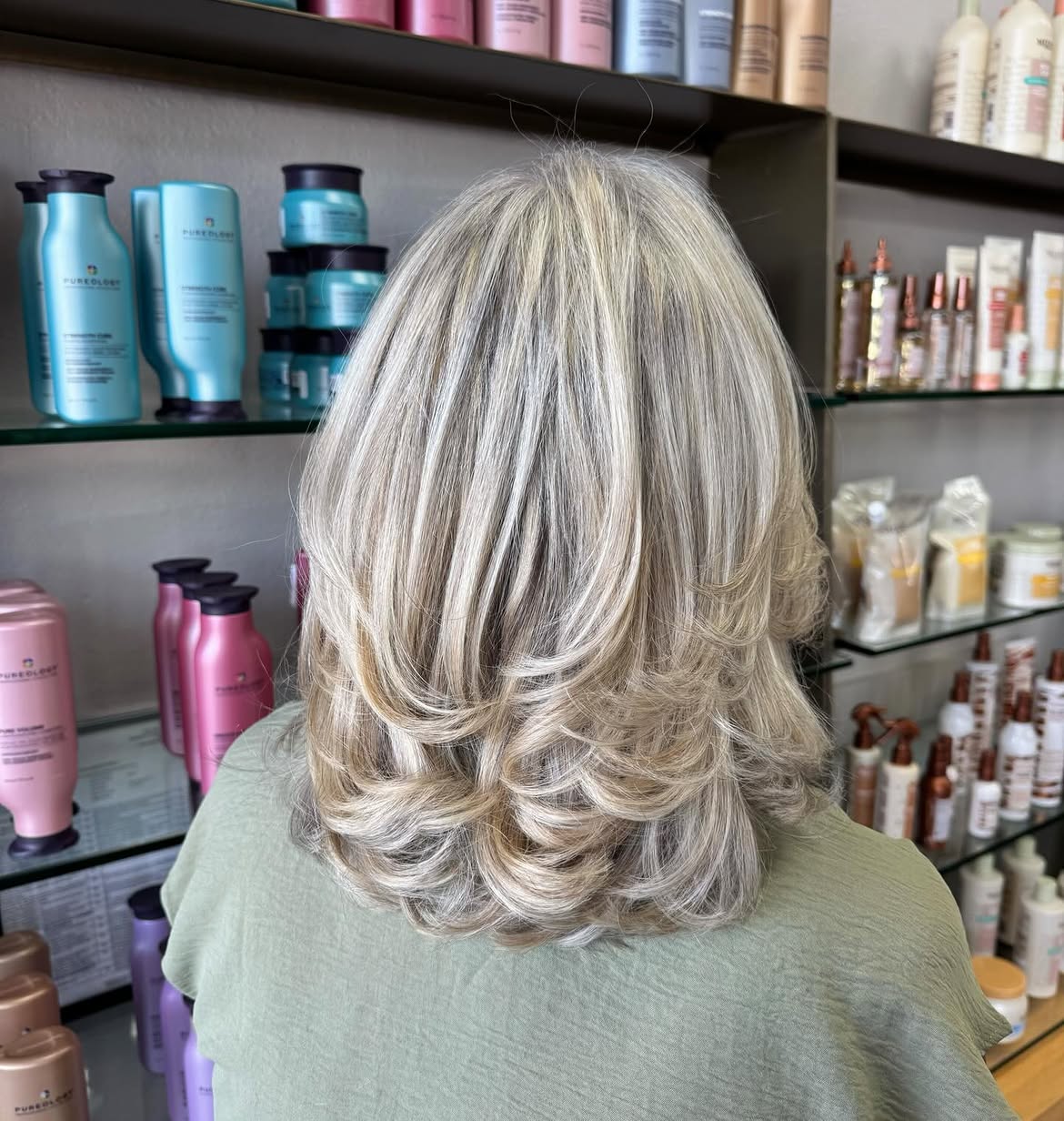 Blended Ash Blonde Layers With Subtle Waves