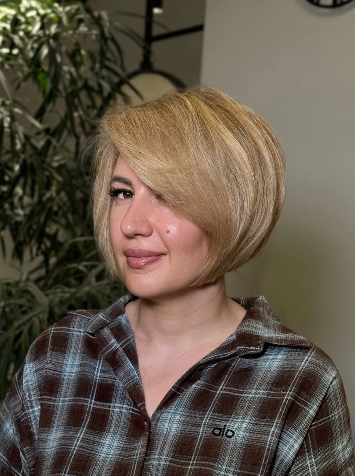 Blonde Inverted Bob With Face Framing Layers