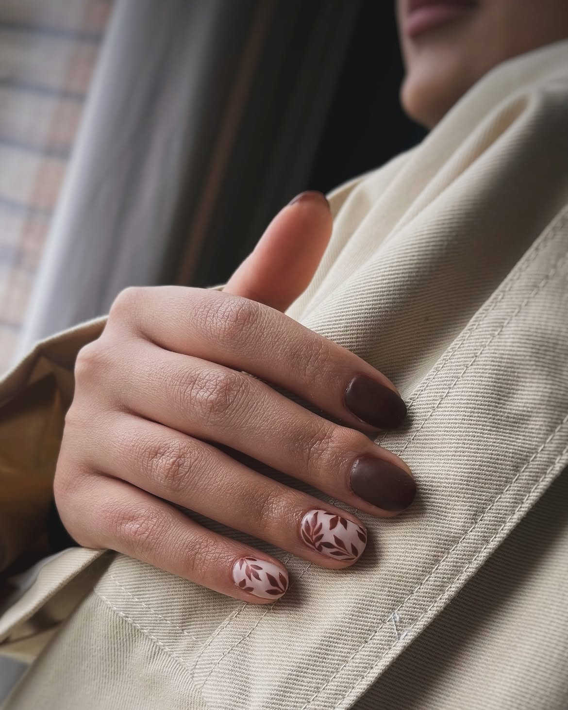 Brown Leaf Accent Matte Oval Nails