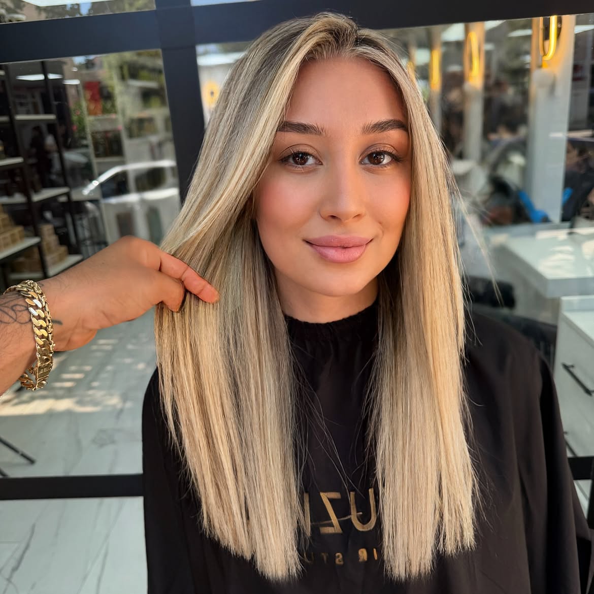 Chic Platinum Blonde Blunt Cut