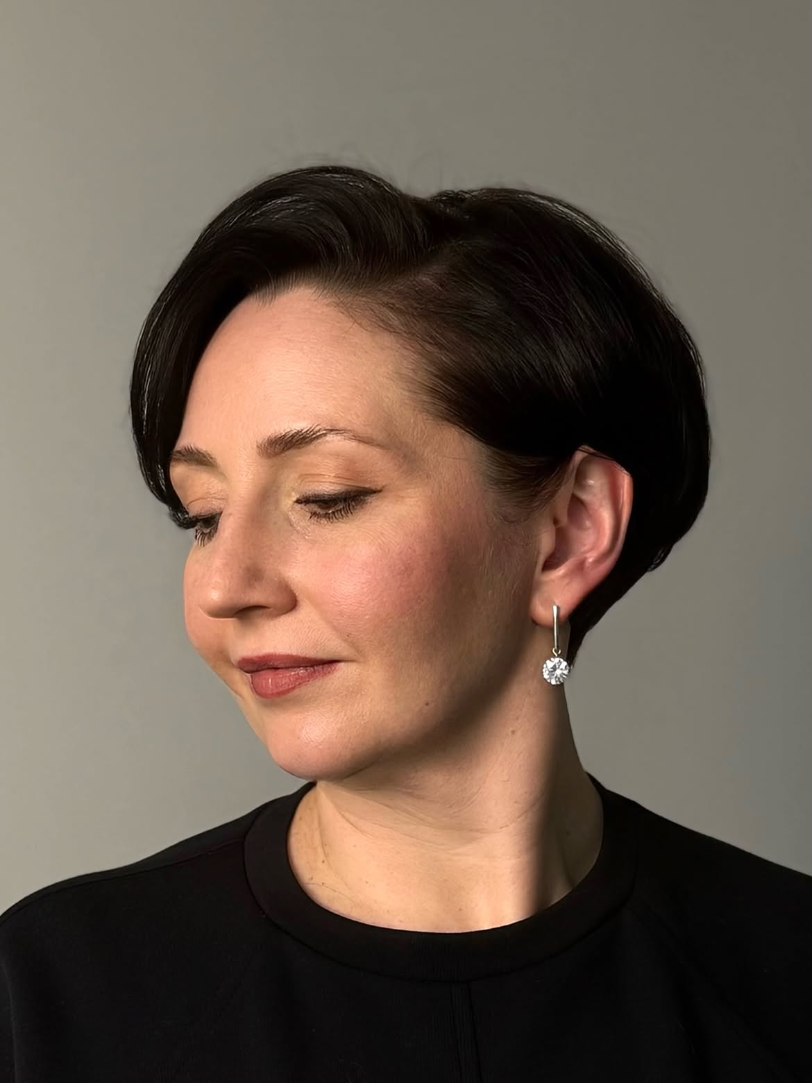 Chic Short Bob With Deep Side Part