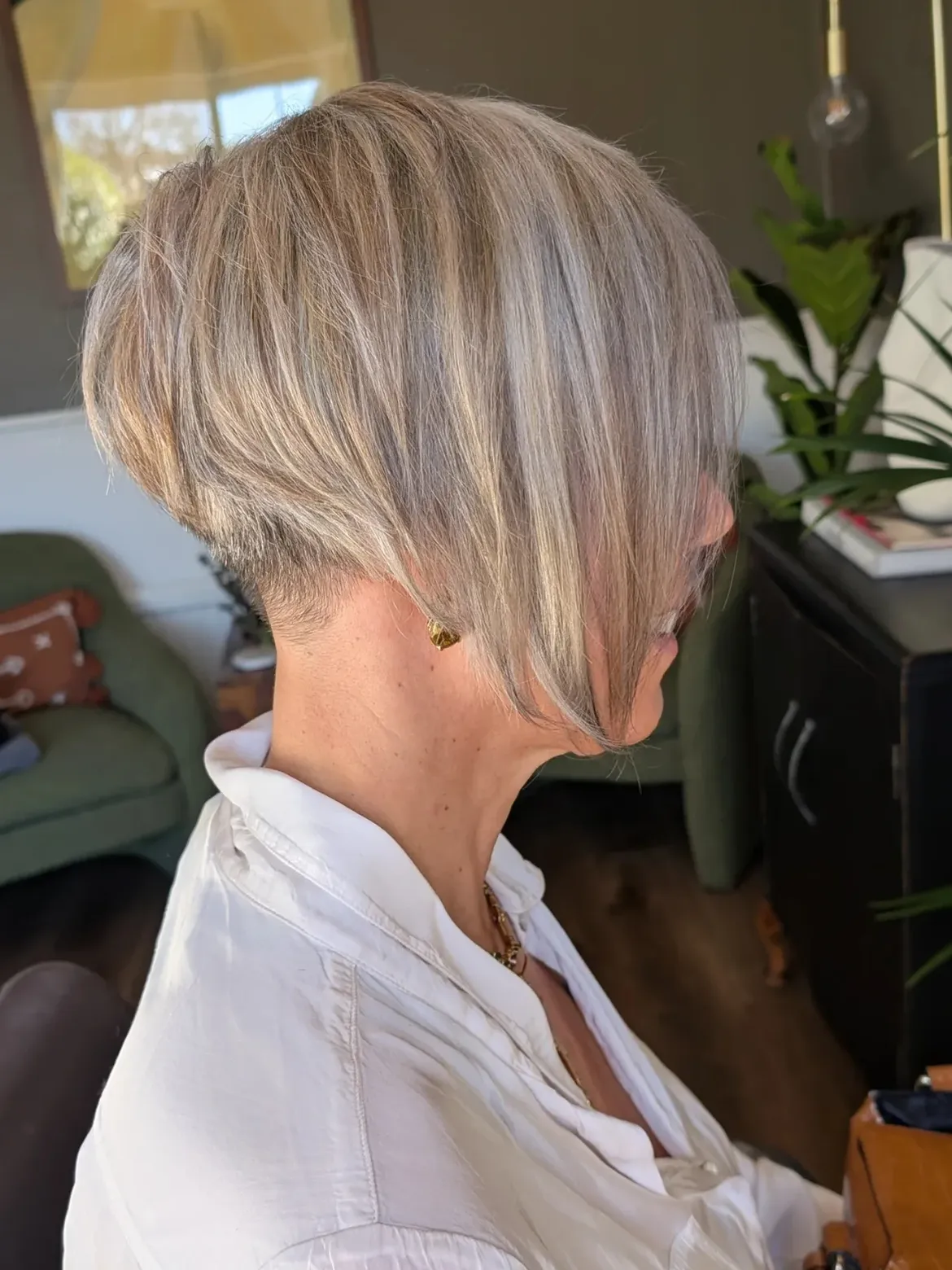 Chic Stacked Bob With Undercut & Ash Blonde Highlights