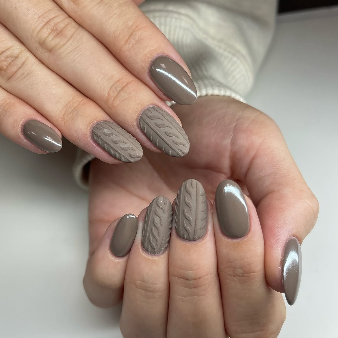 Cozy Brown Cable Knit Oval Nails