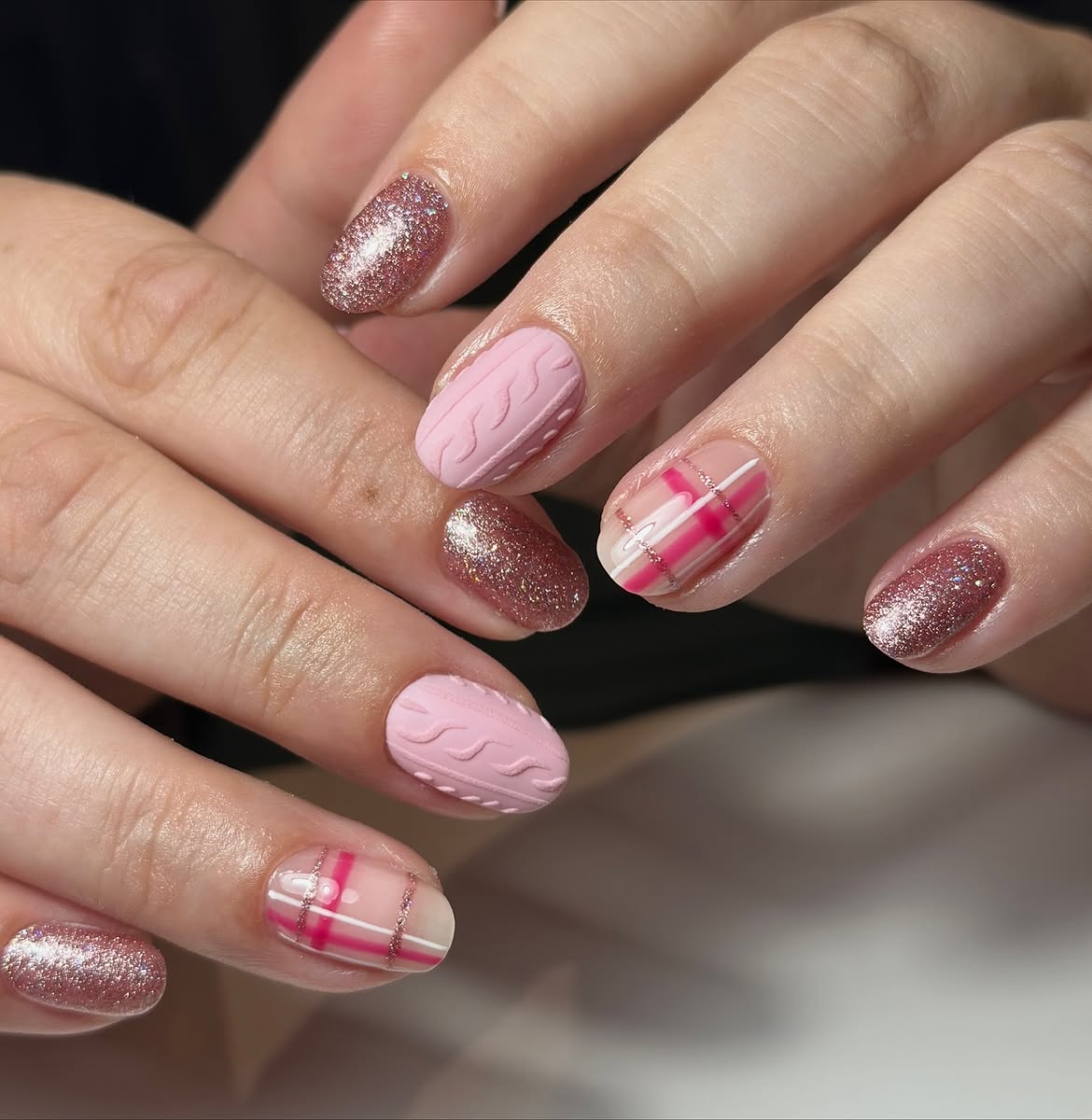 Cozy Pink Cable Knit Plaid Oval Nails
