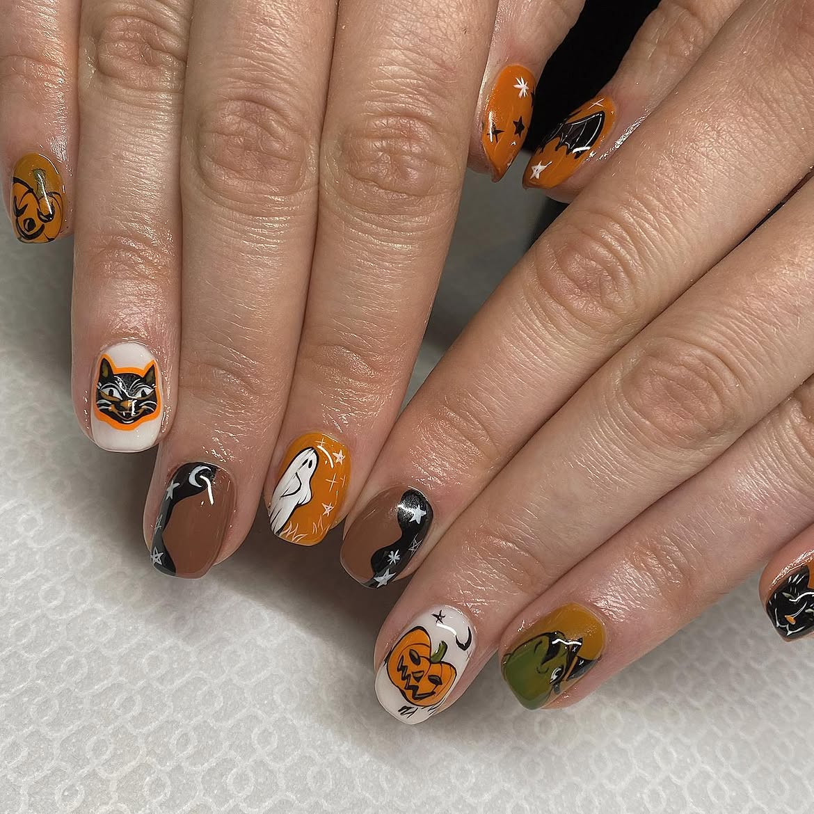 Cute Halloween Character Short Oval Nails