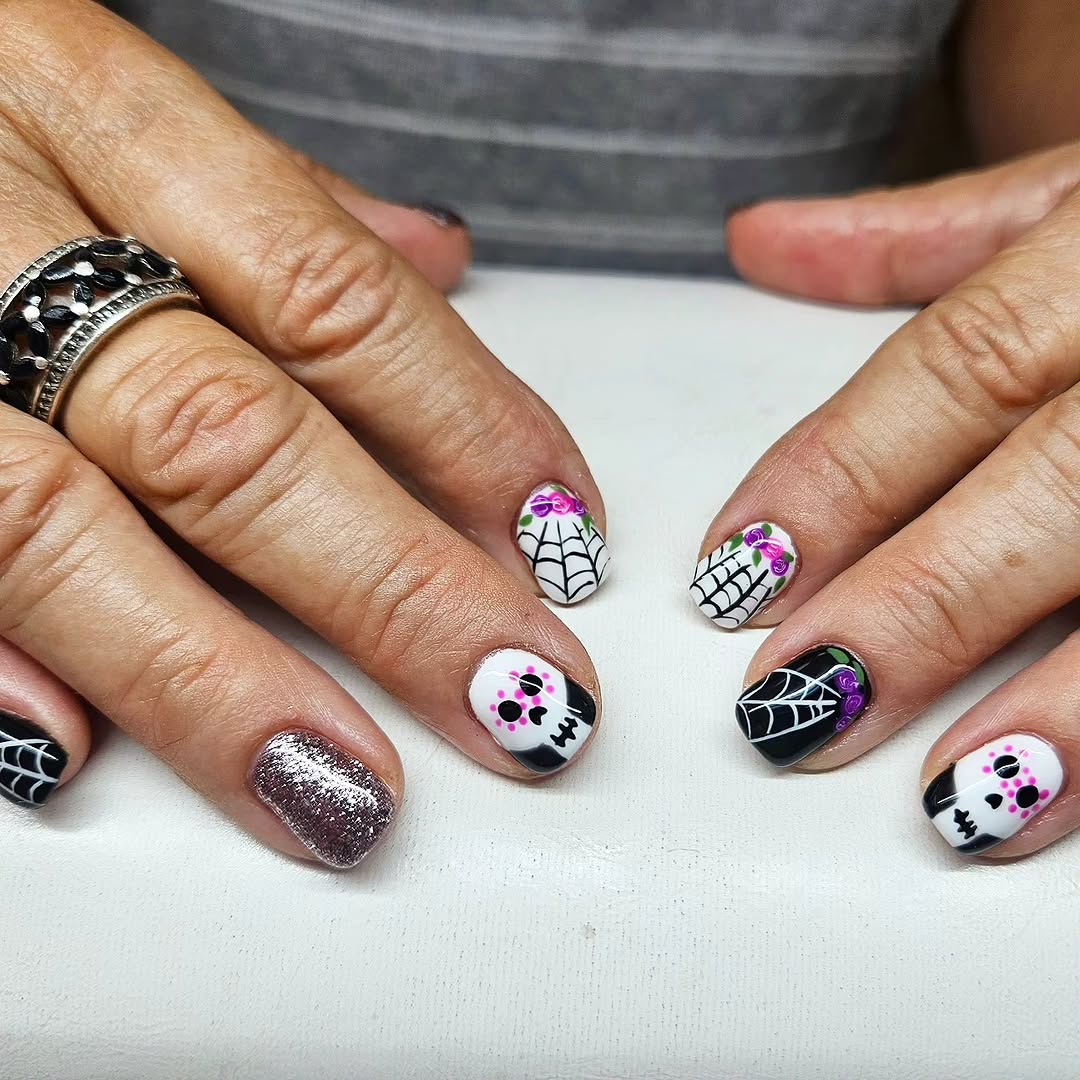 Dia de los Muertos Skull Halloween Short Nails