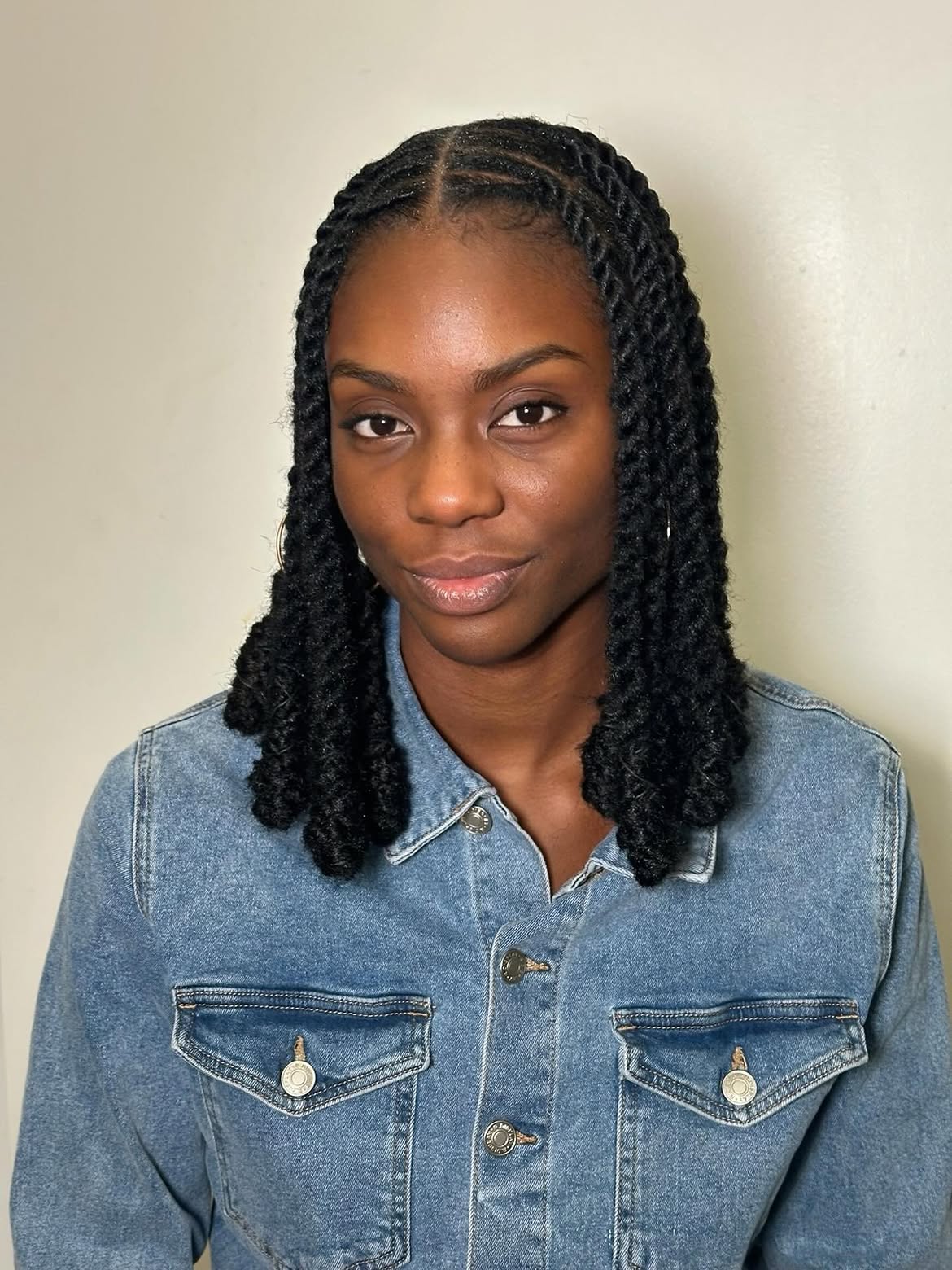 Effortless Twisted Locs With Defined Ends
