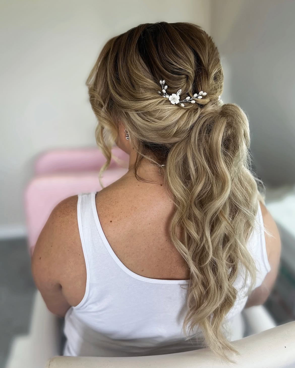 Elegant Bridal Waves With Pearl Flower Hair Clip