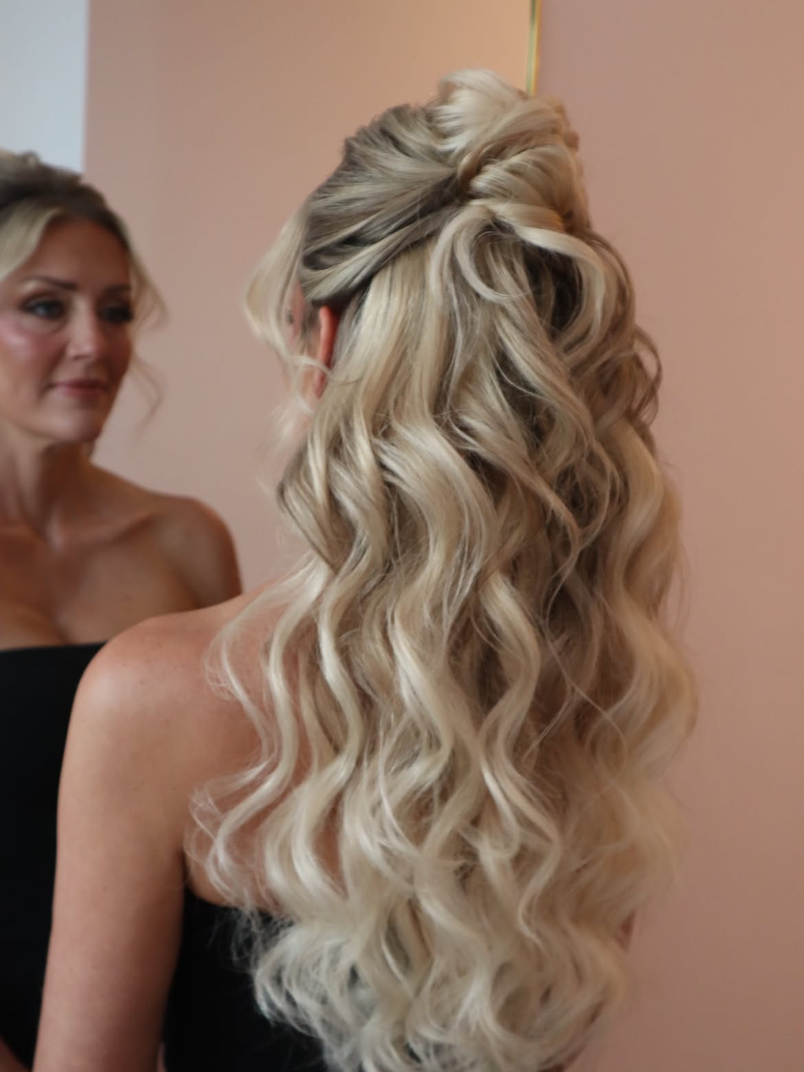 Glamorous Voluminous Half-Up Waves