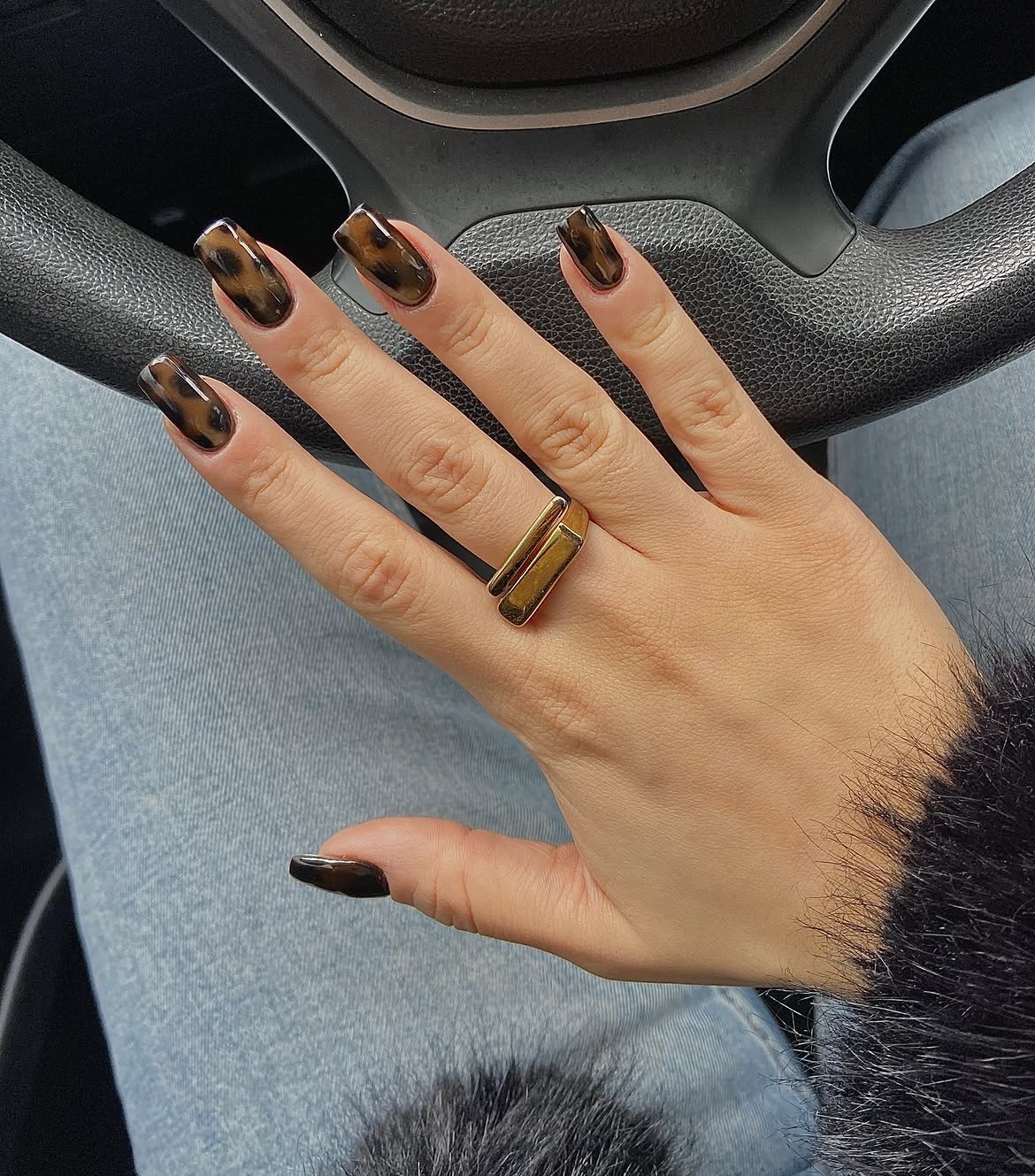Glossy Tortoiseshell Print Square Nails