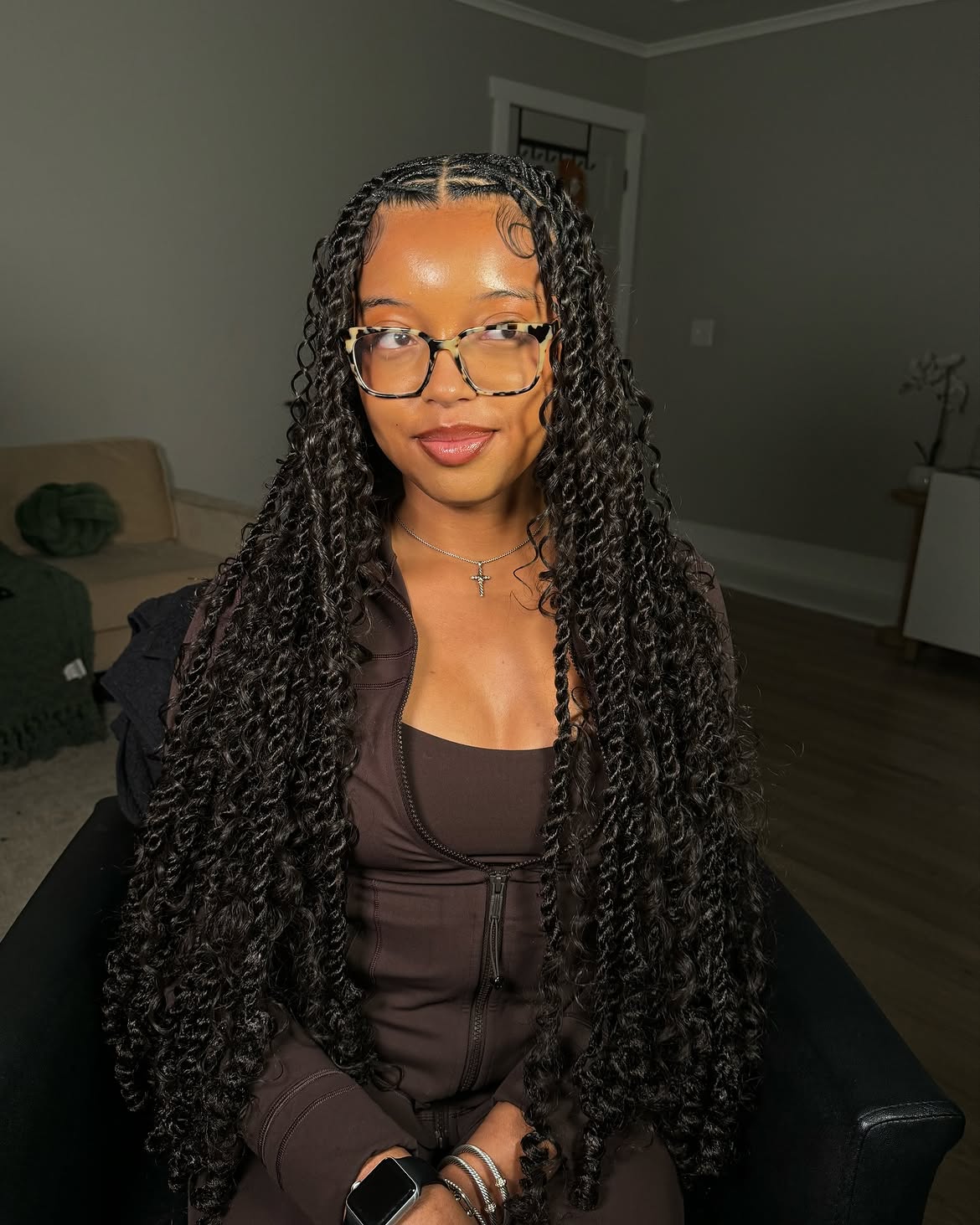Long Wavy Invisible Locs With Defined Parts