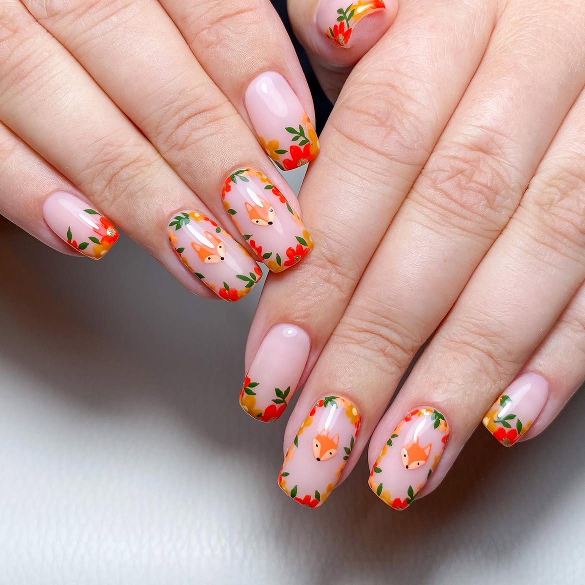 Playful Fox and Autumn Floral Short Oval Nails