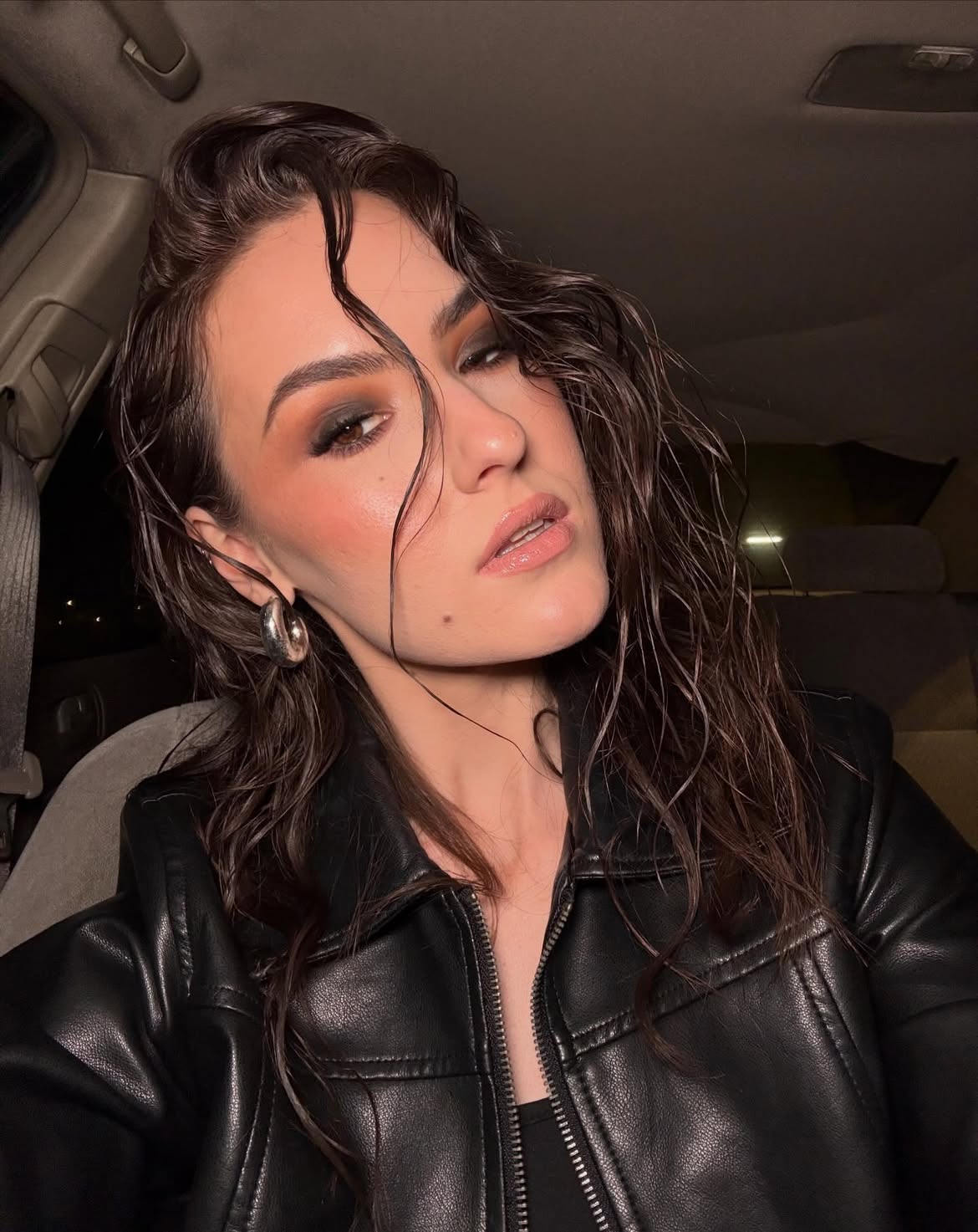 Sleek Wet Look With Defined Textured Waves