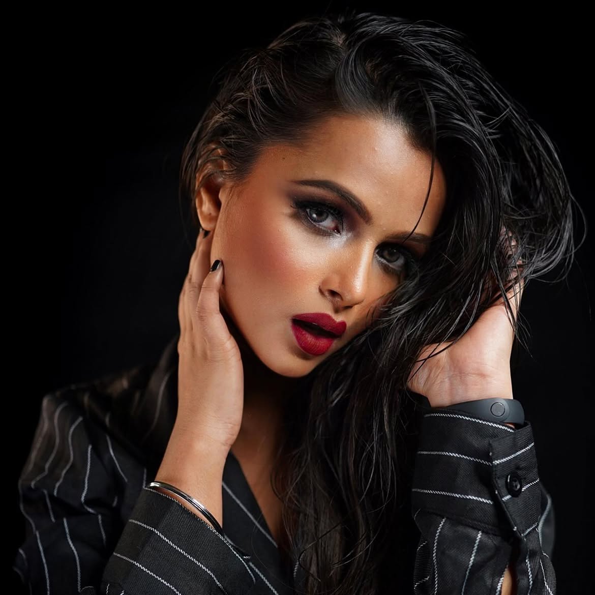 Sleek Wet Look With Edgy Deep Side Part