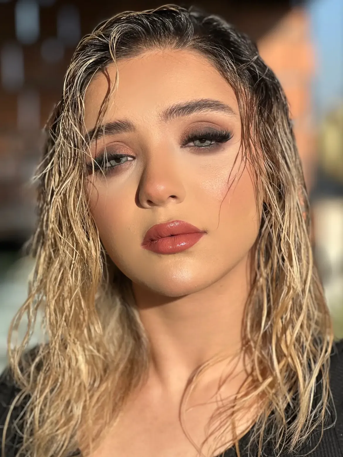 Sleek Wet Look With Highlighted Texture