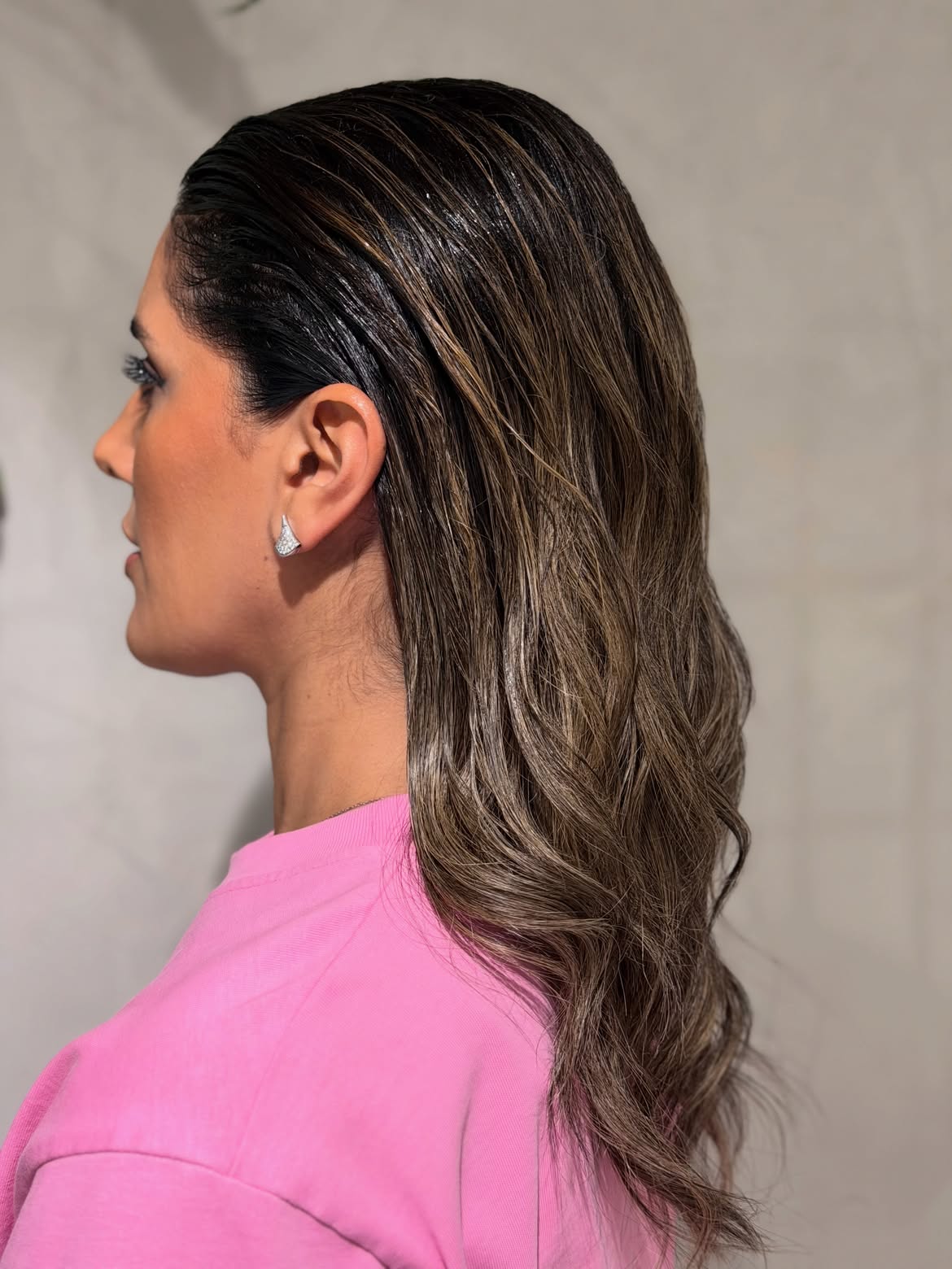 Sleek Wet Look With Mushroom Brown Highlights
